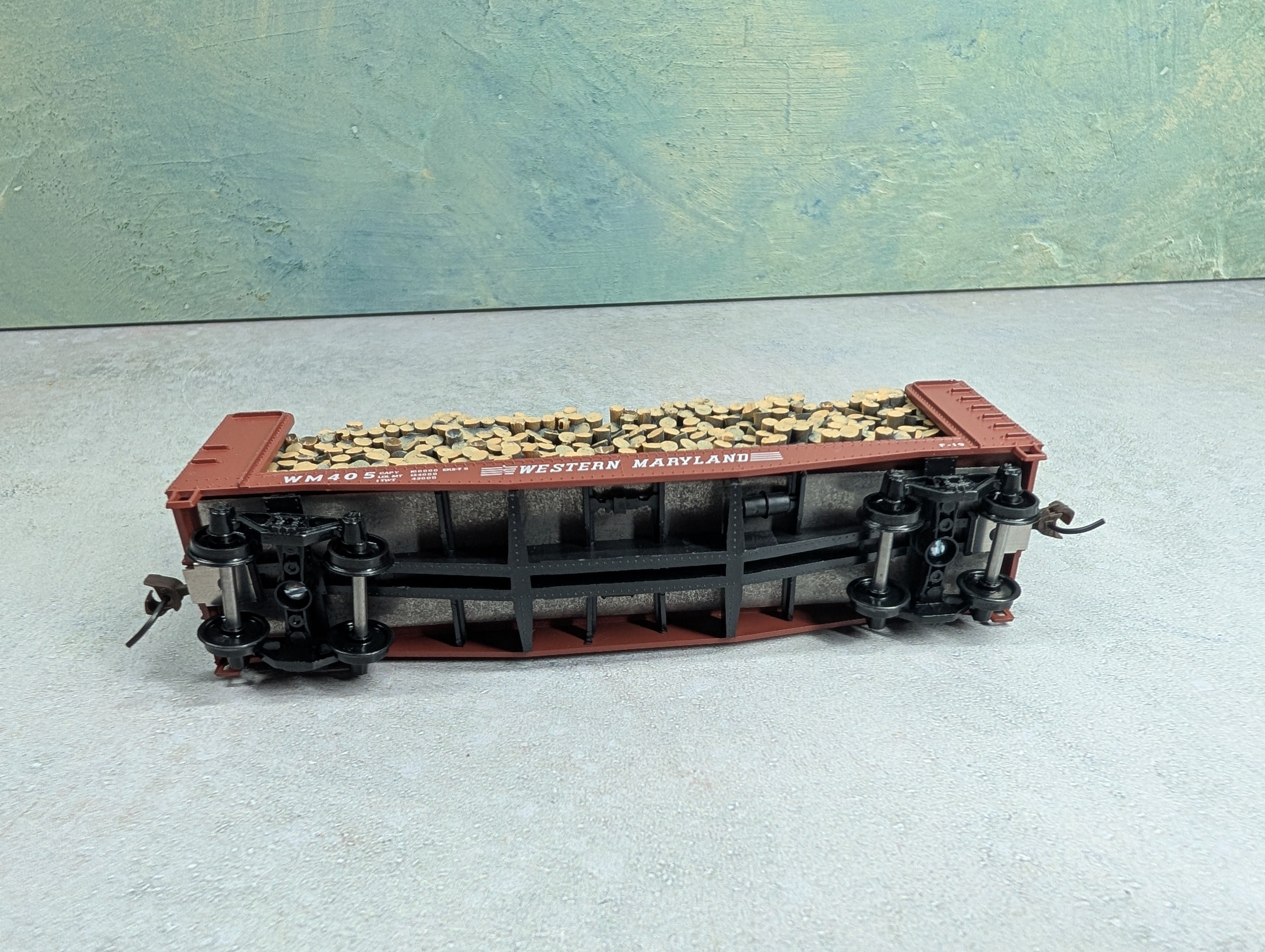 USED Athearn 1461 HO Scale Pulpwood Bulkhead Flat Car Western Maryland WM #405 w/ Load