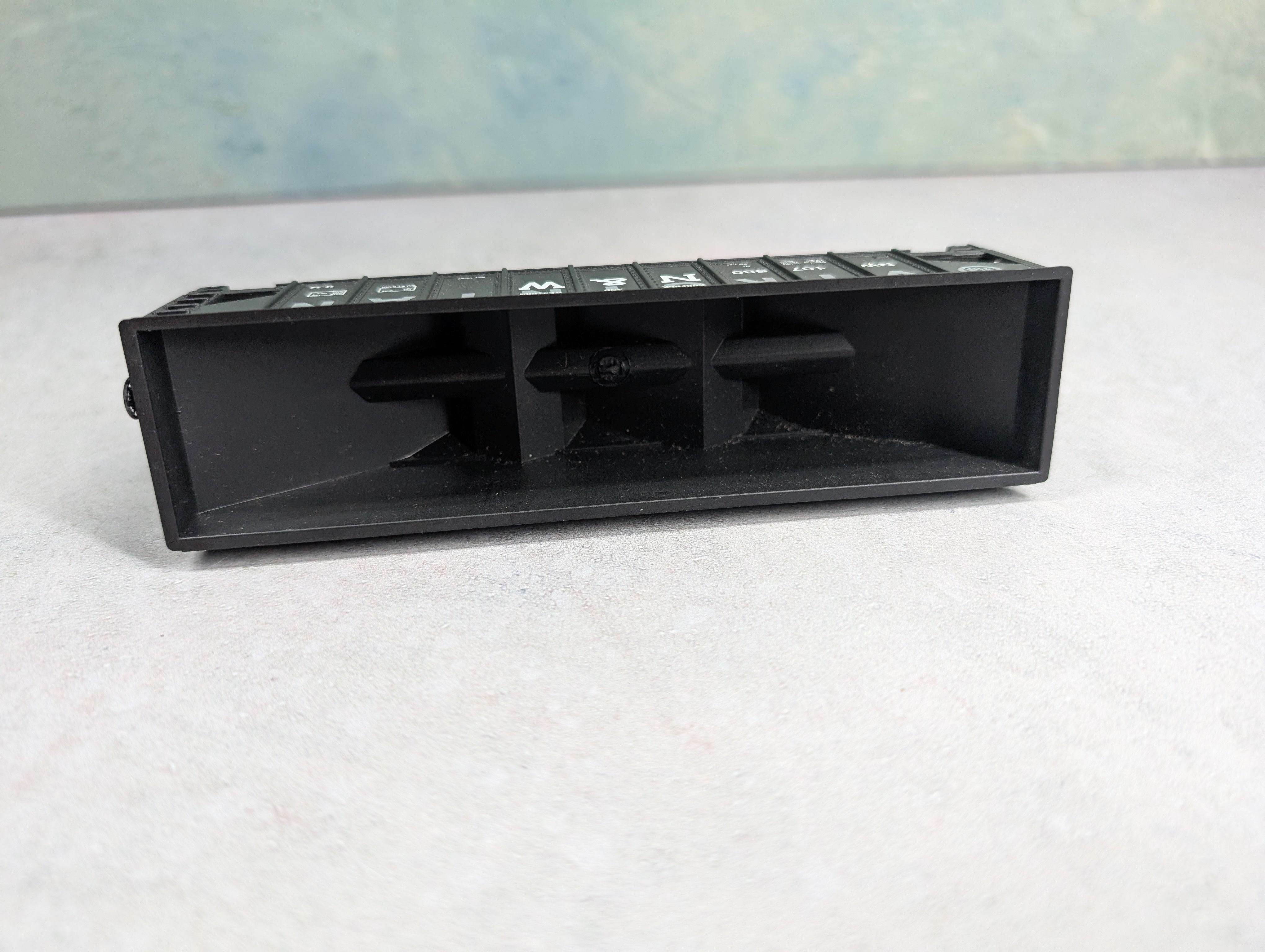 USED Athearn 23325 HO Scale 3 Bay Open Hopper Norfolk & Western NW #107580 EX Virginian, Roundhouse