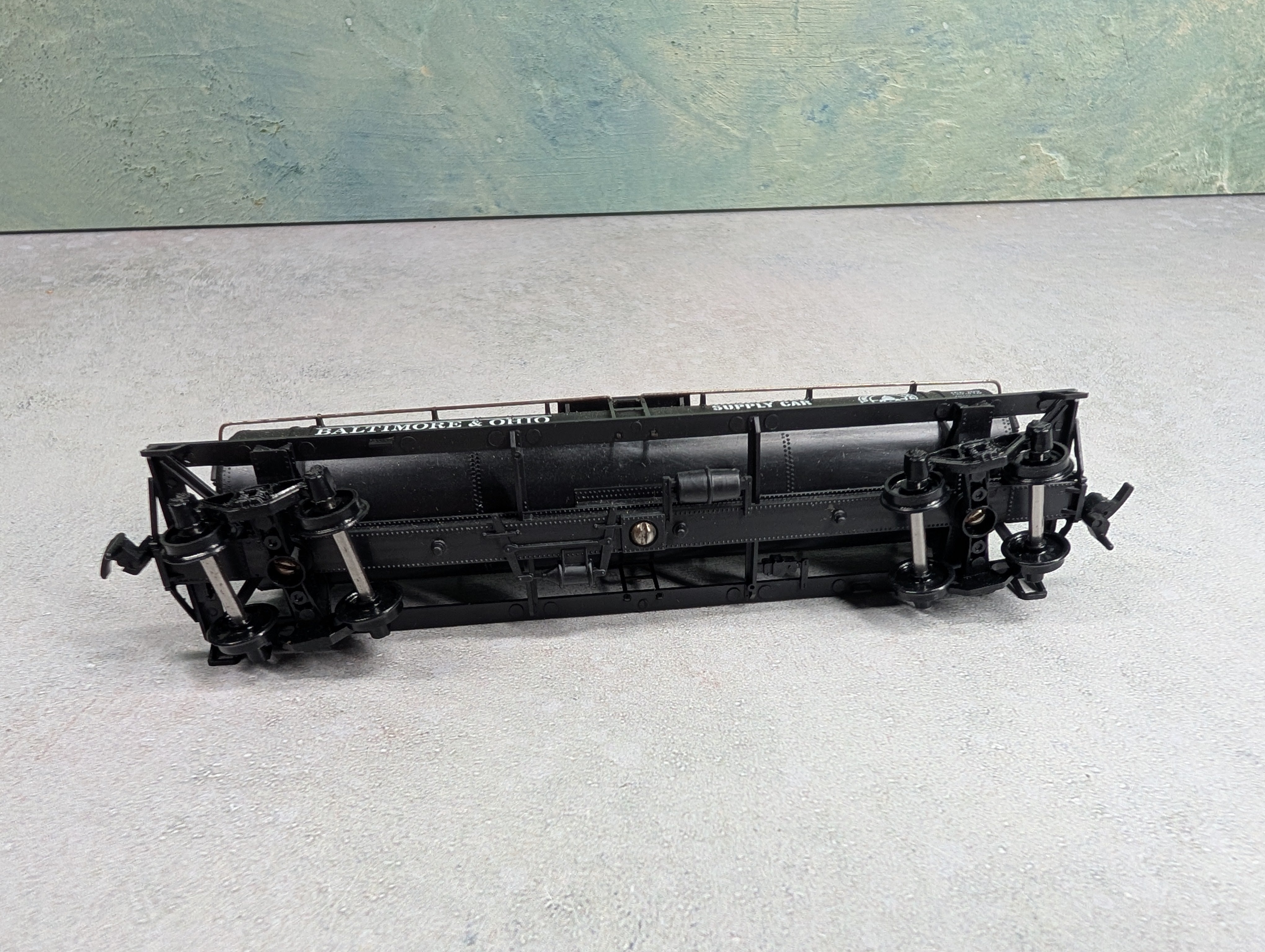 USED Athearn 1577 HO Scale Single Dome Tank Car Baltimore and Ohio #X409
