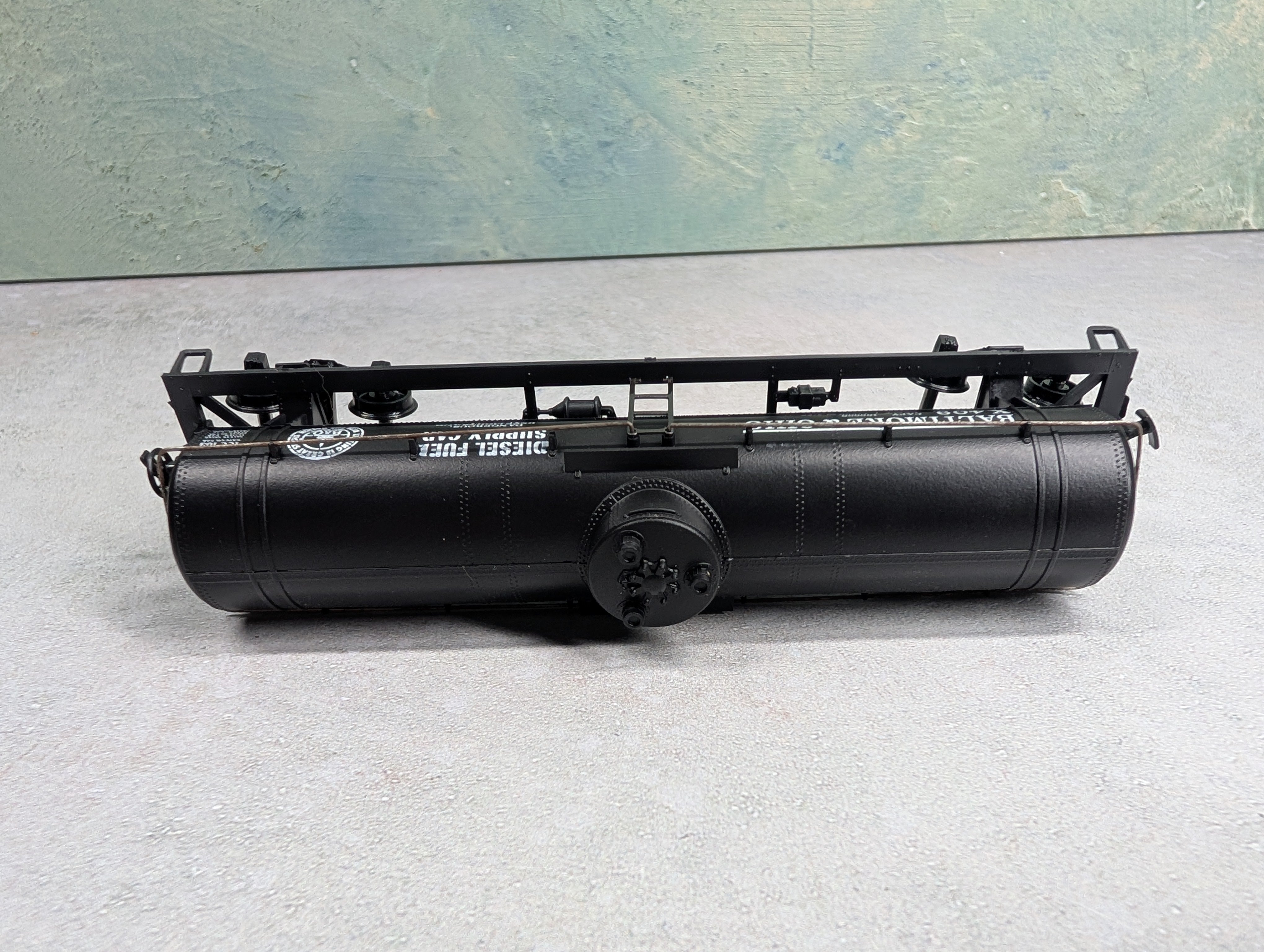 USED Athearn 1577 HO Scale Single Dome Tank Car Baltimore and Ohio #X409