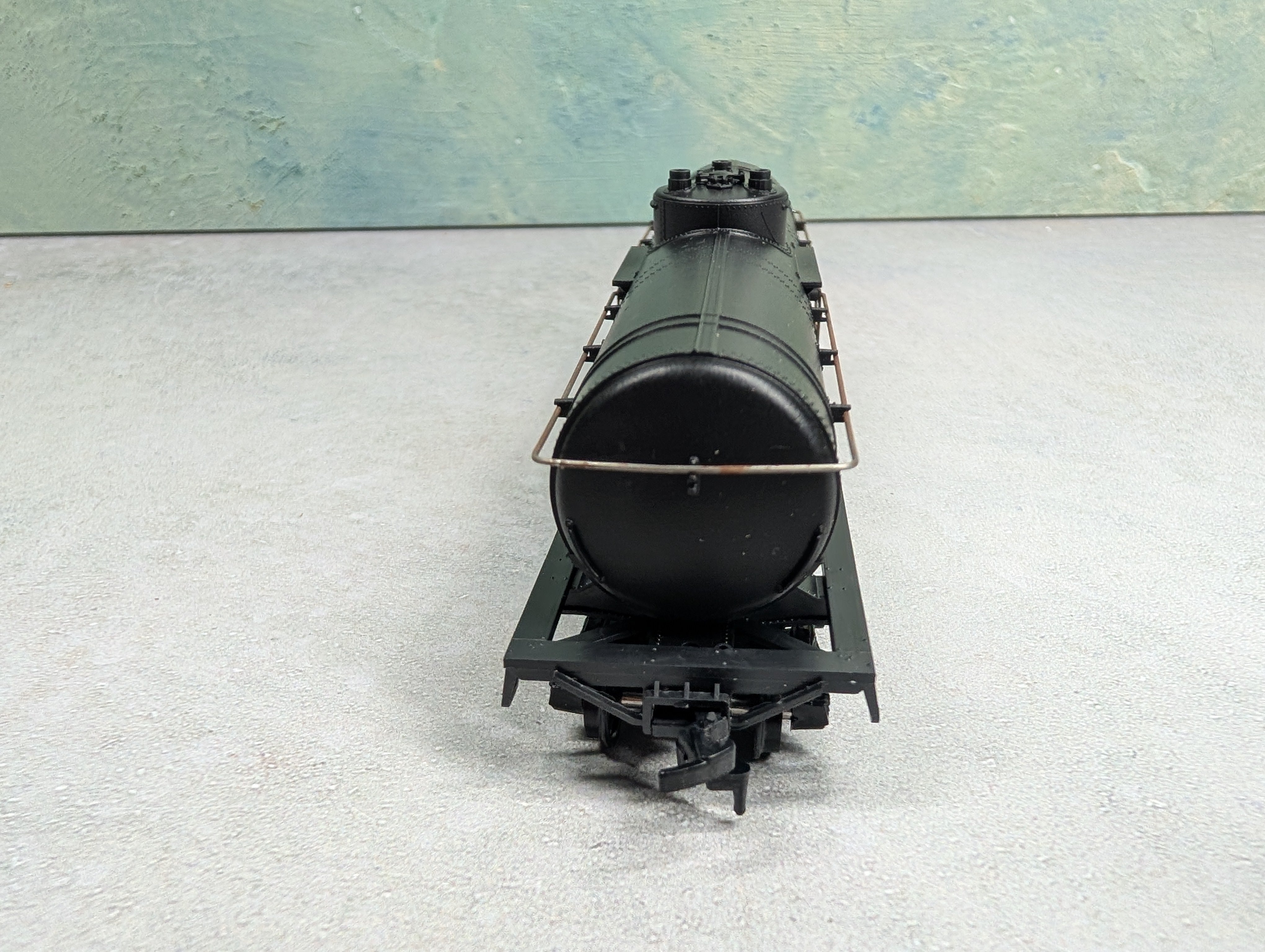 USED Athearn 1577 HO Scale Single Dome Tank Car Baltimore and Ohio #X409