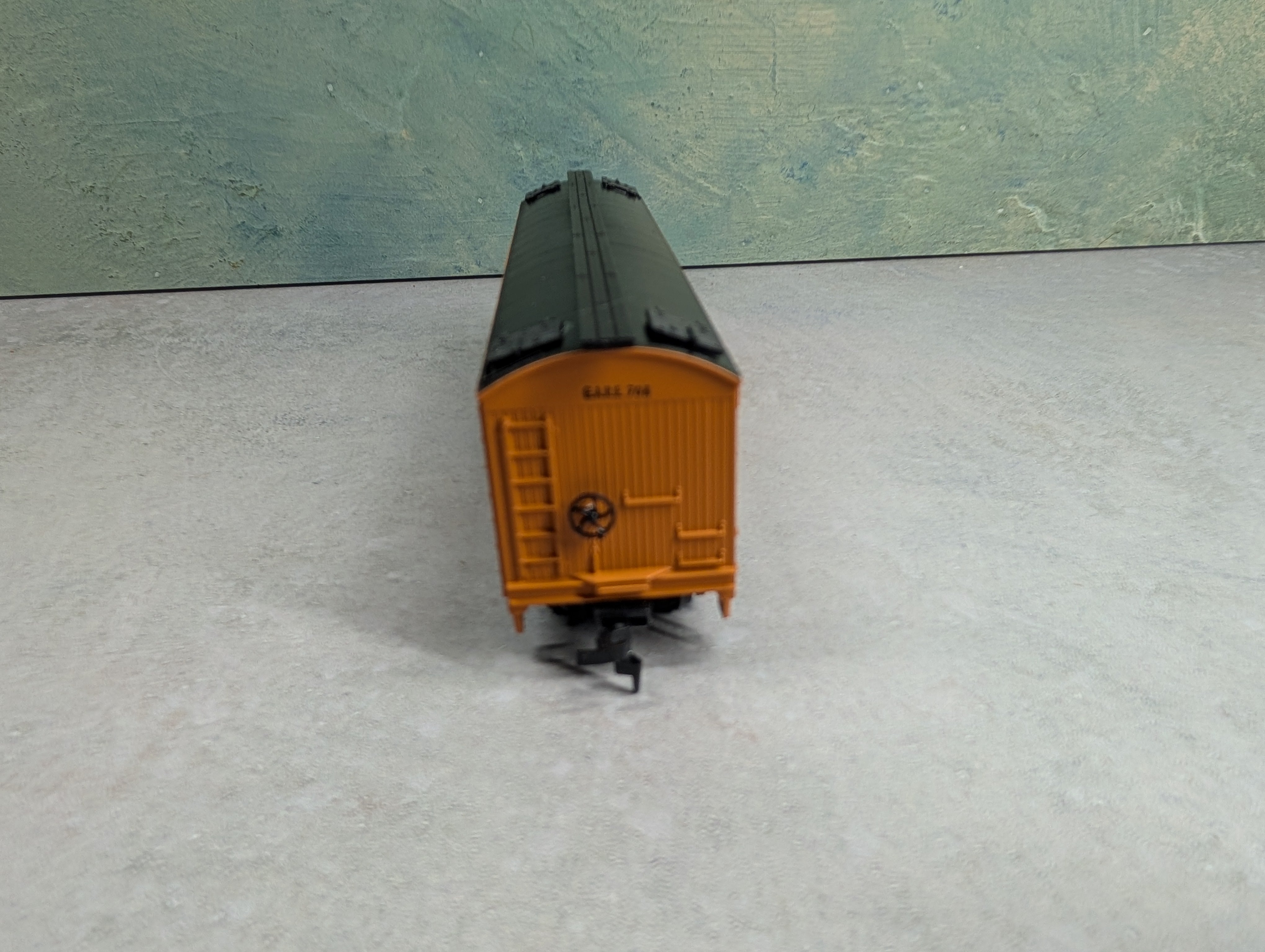 USED Athearn 5342 HO Scale 50' Express Reefer Western Dairy Co. GARE #708