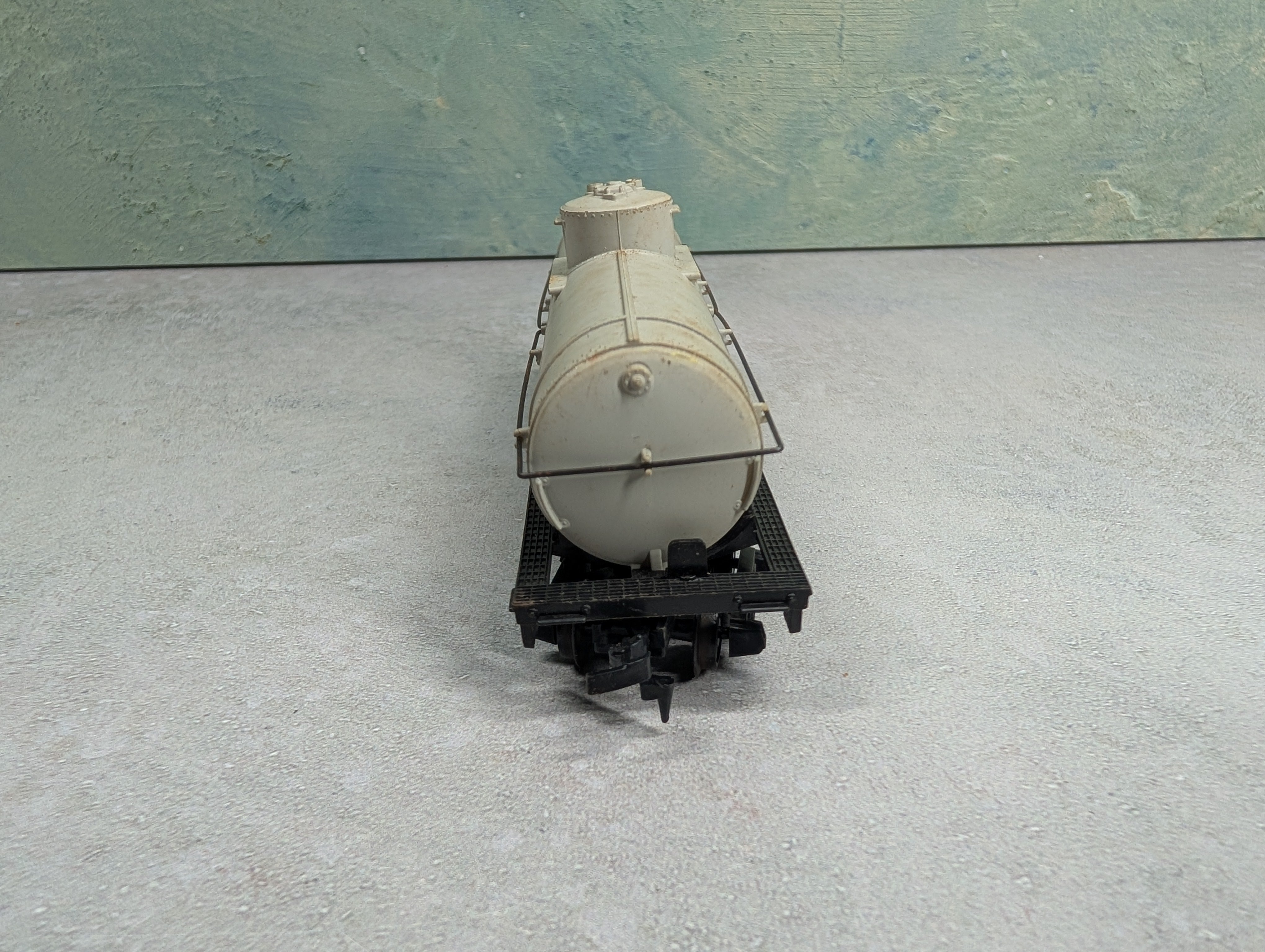 USED Tyco HO Scale Tank Car Arco GATX #697012
