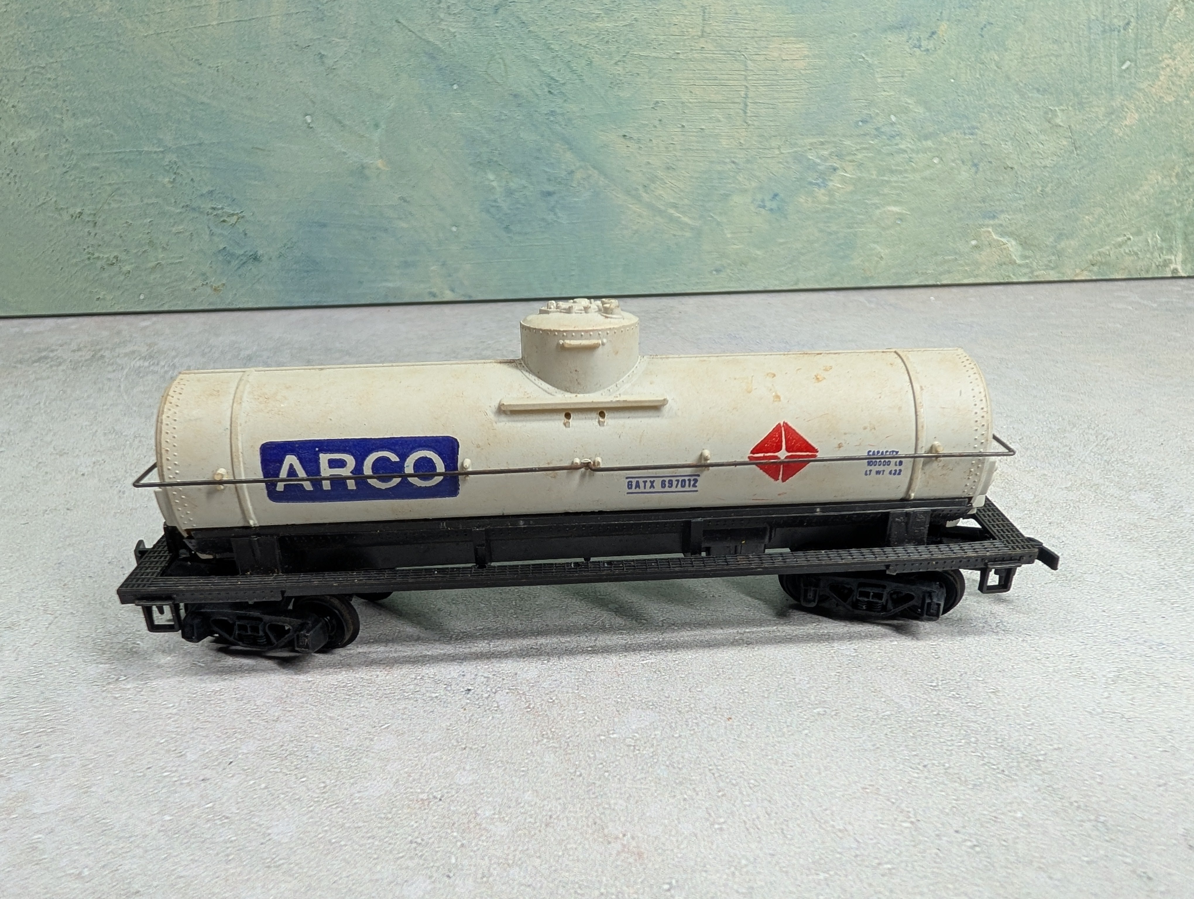 USED Tyco HO Scale Tank Car Arco GATX #697012