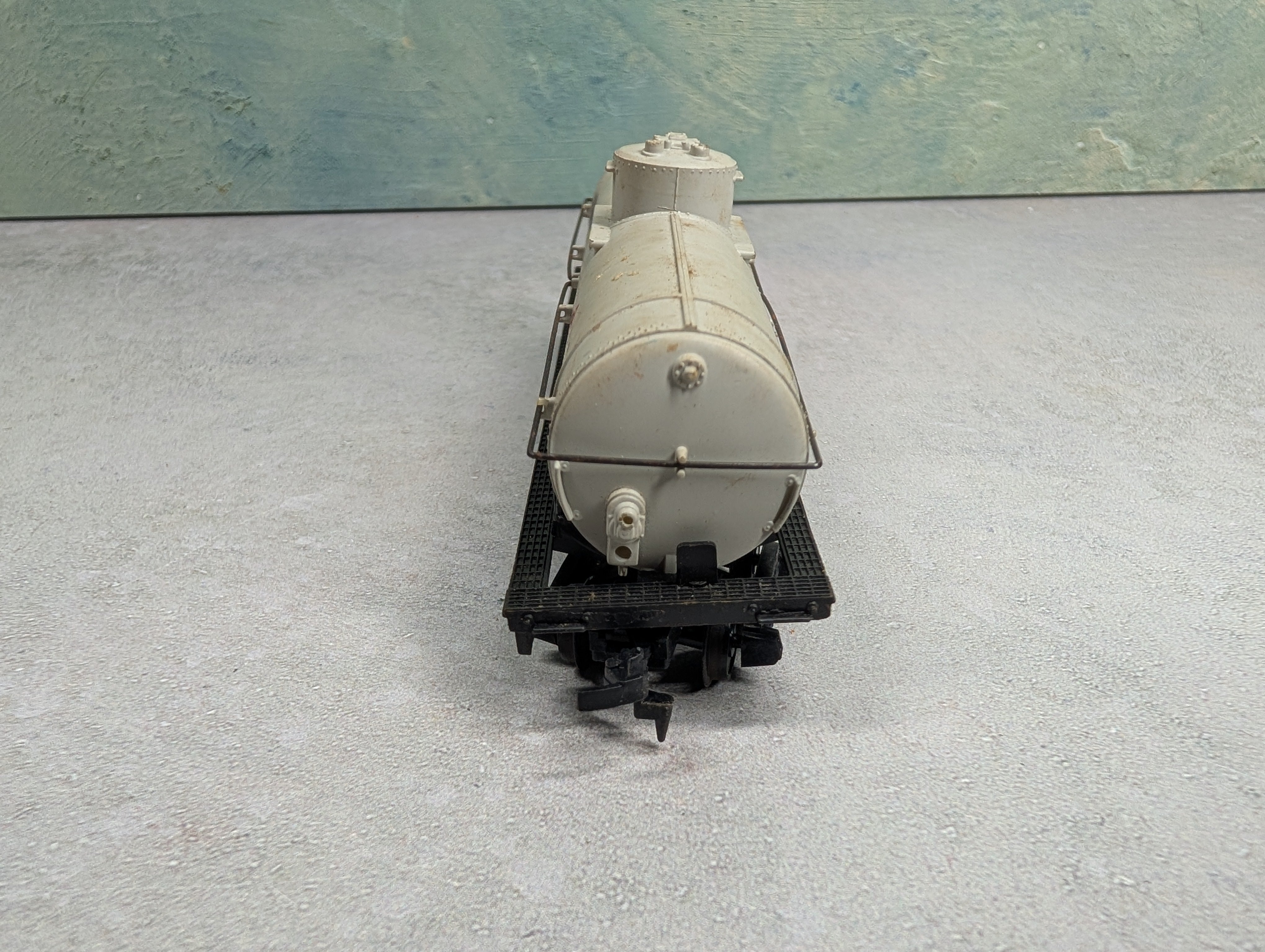 USED Tyco HO Scale Tank Car Arco GATX #697012