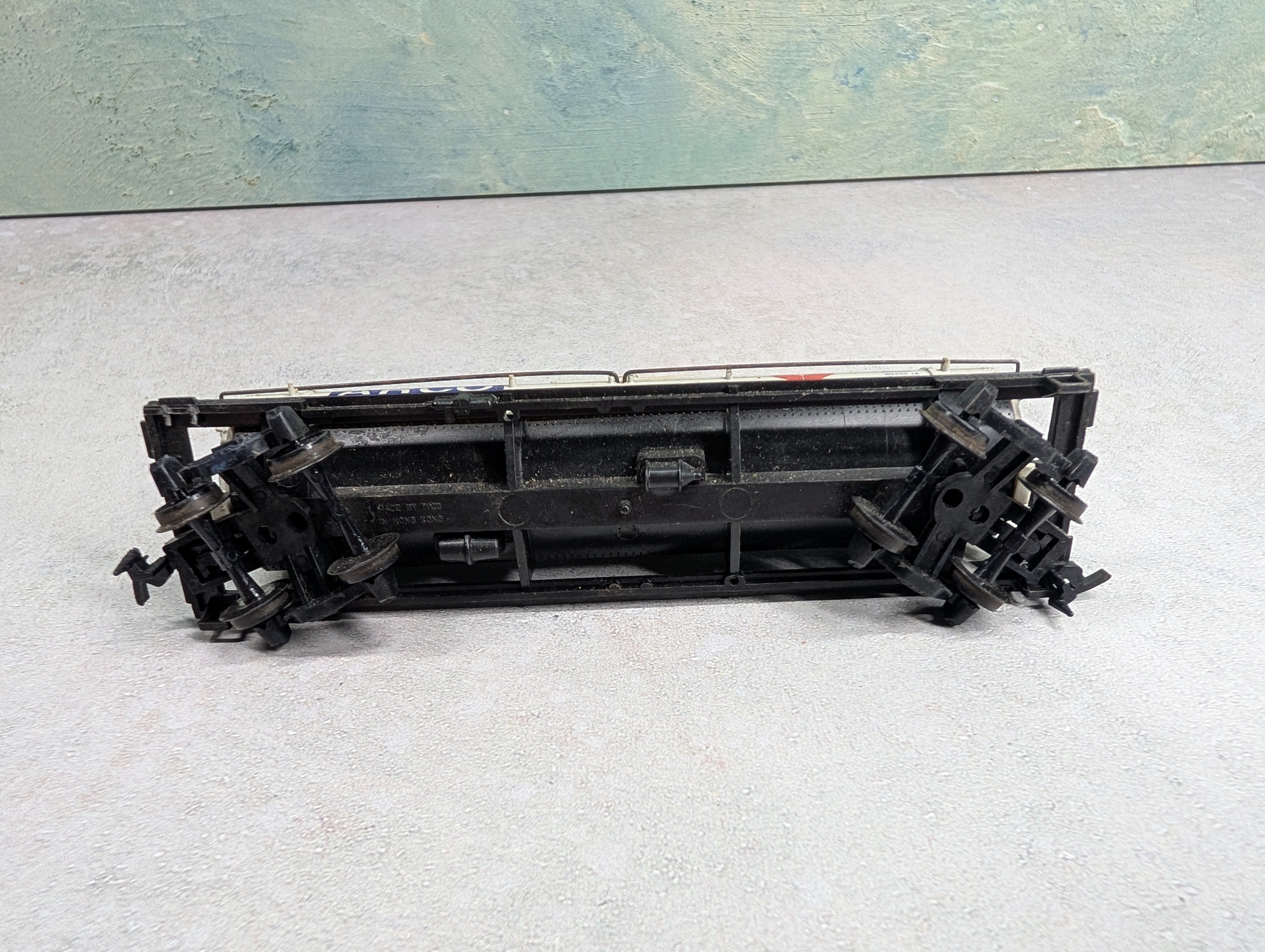 USED Tyco HO Scale Tank Car Arco GATX #697012