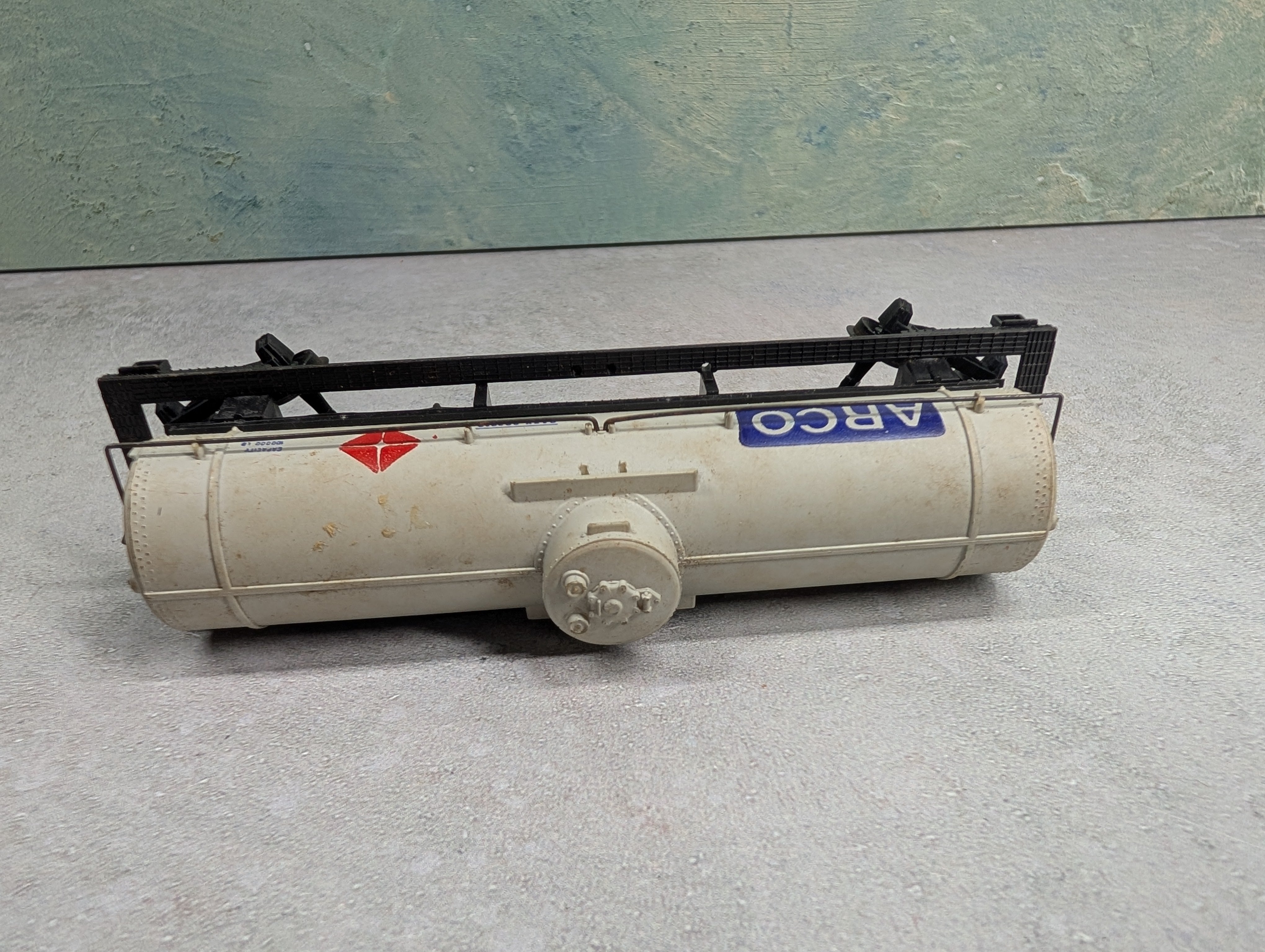 USED Tyco HO Scale Tank Car Arco GATX #697012