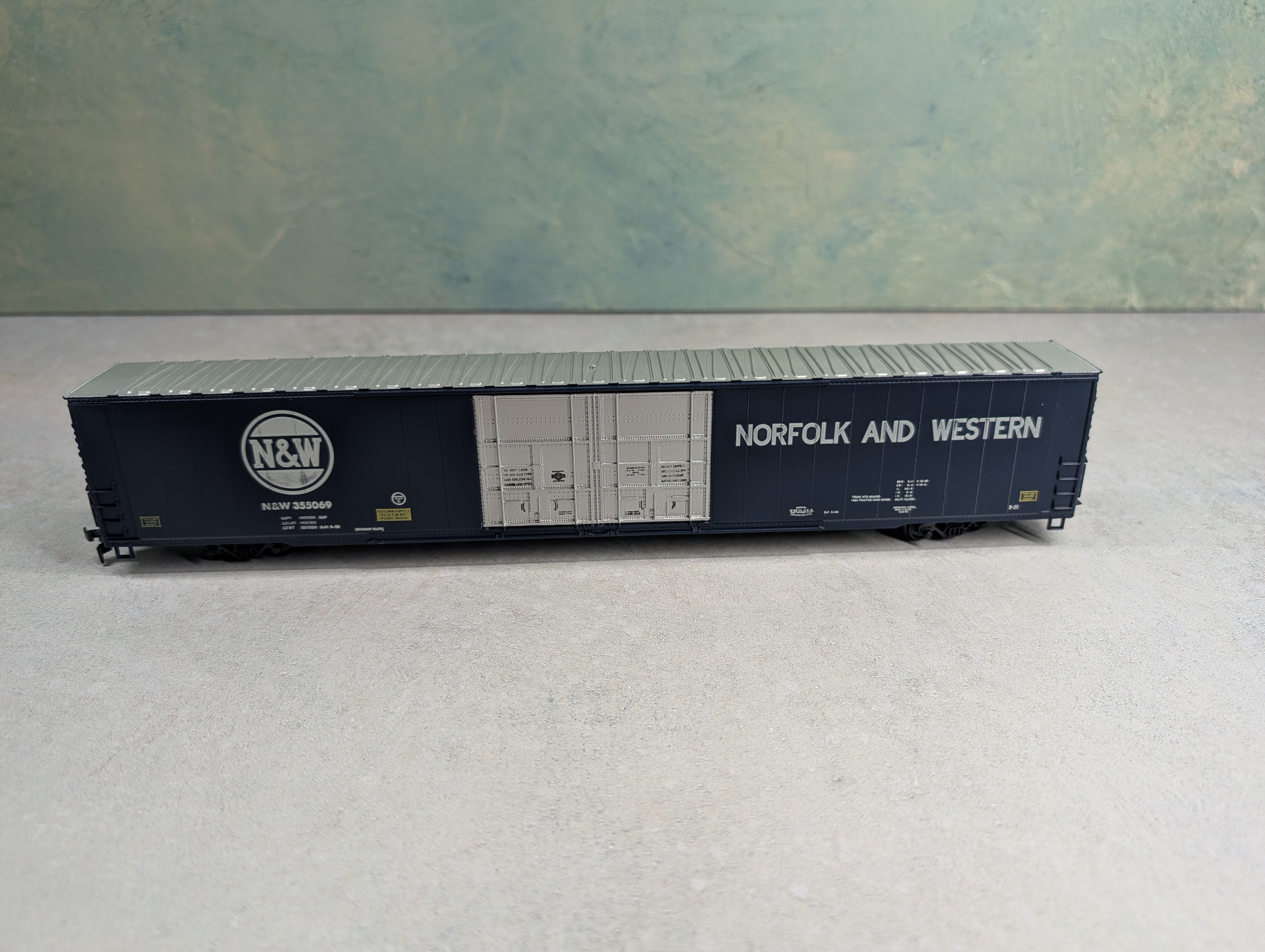 USED Athearn HO Scale 86' HI-Cube Box Car Norfolk & Western NW #355069