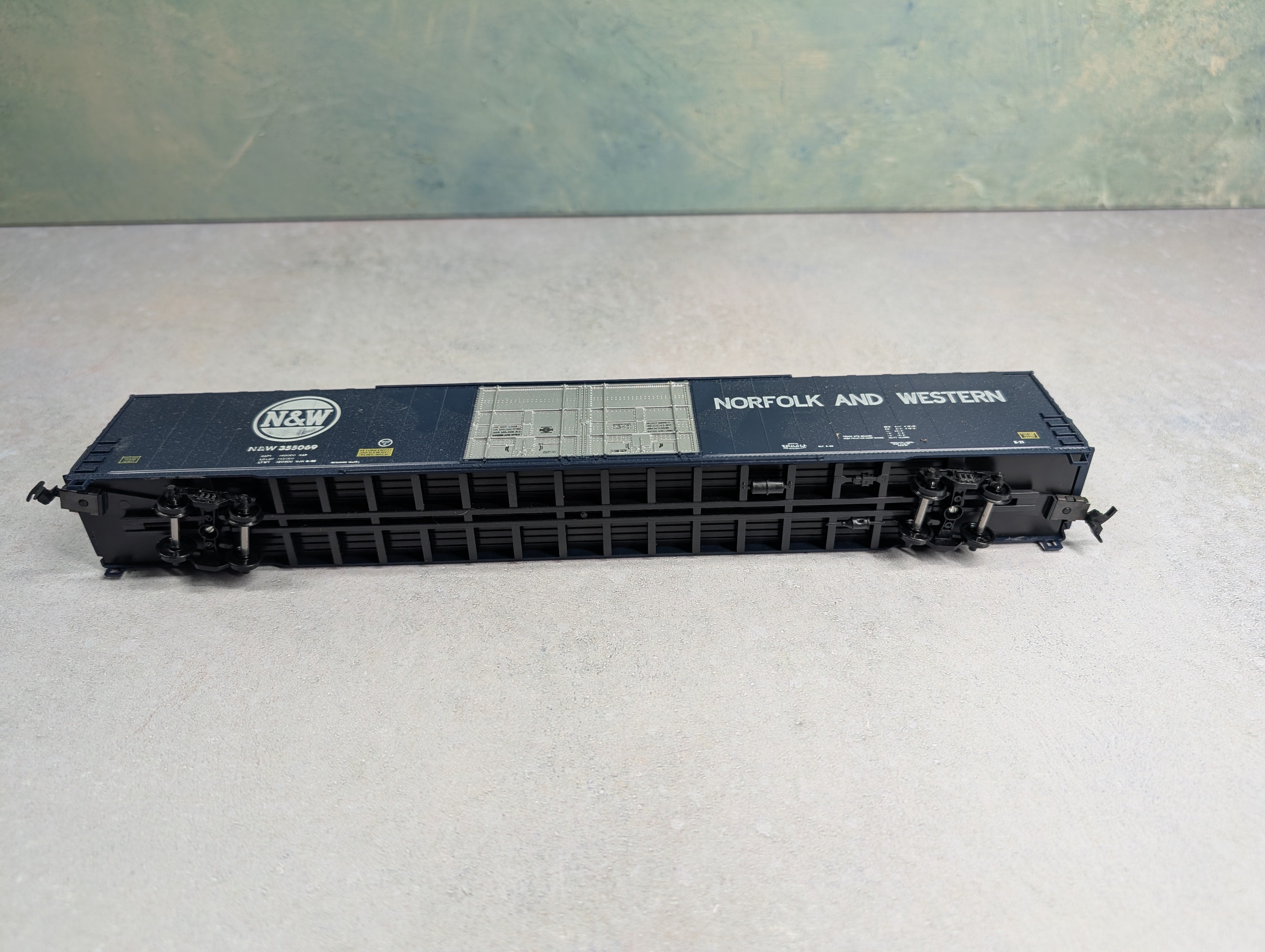 USED Athearn HO Scale 86' HI-Cube Box Car Norfolk & Western NW #355069