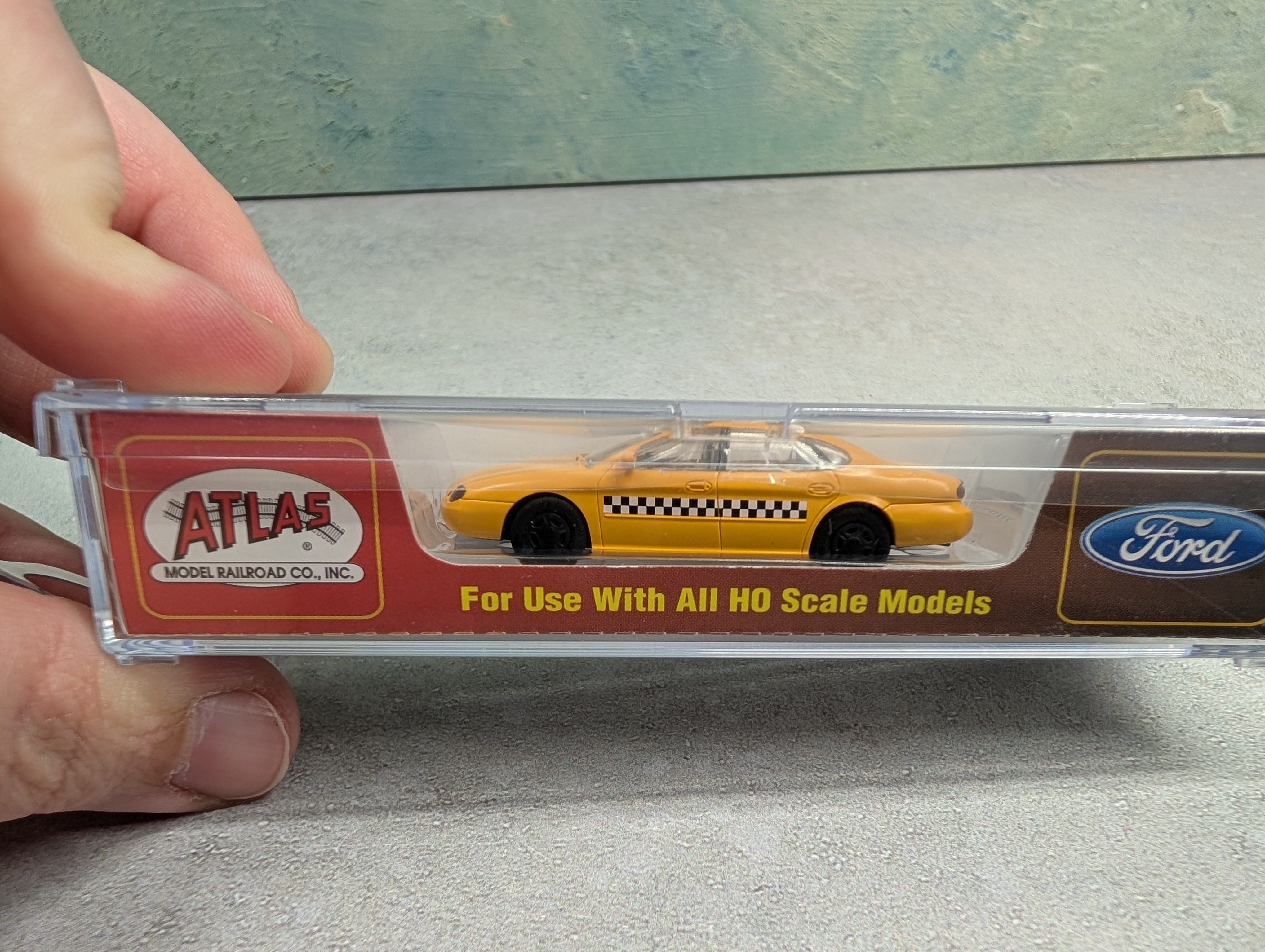 Atlas 1283 HO Scale 1996 Ford Taurus Taxi Cab