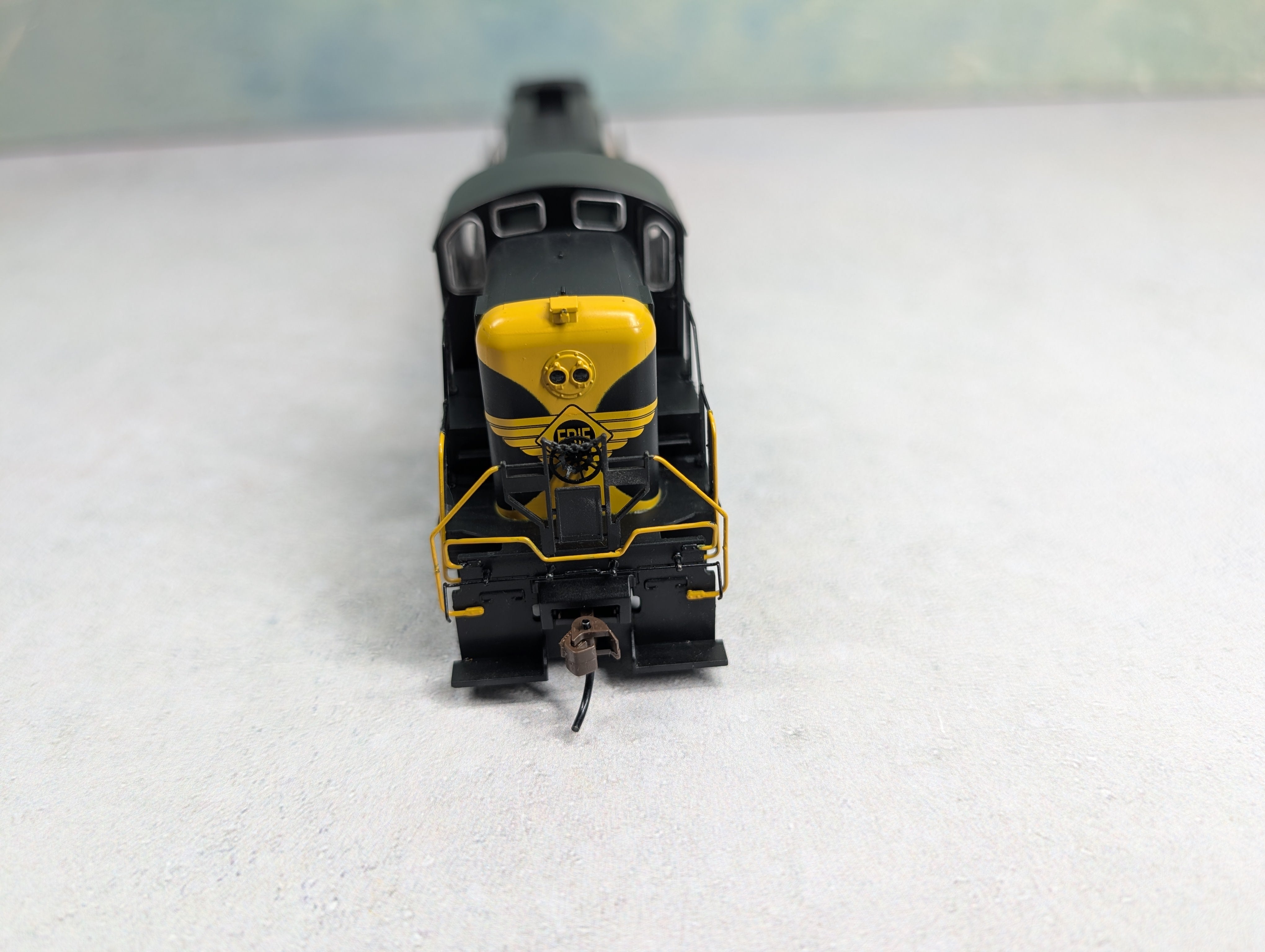 USED Bachmann 63904 HO Scale Alco RS3 Diesel Locomotive Erie #932 Runs Great DCC Sound OnBoard