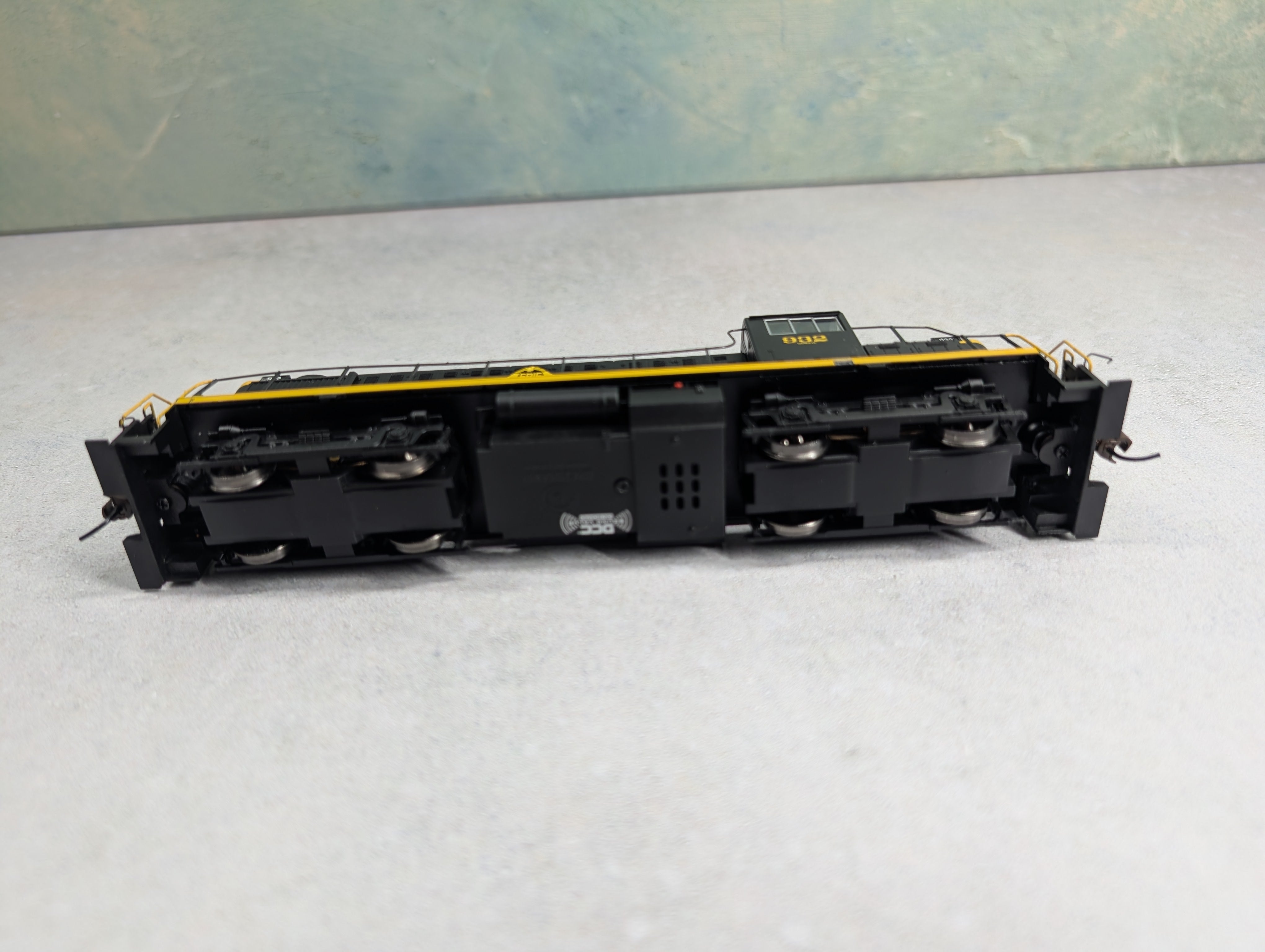 USED Bachmann 63904 HO Scale Alco RS3 Diesel Locomotive Erie #932 Runs Great DCC Sound OnBoard
