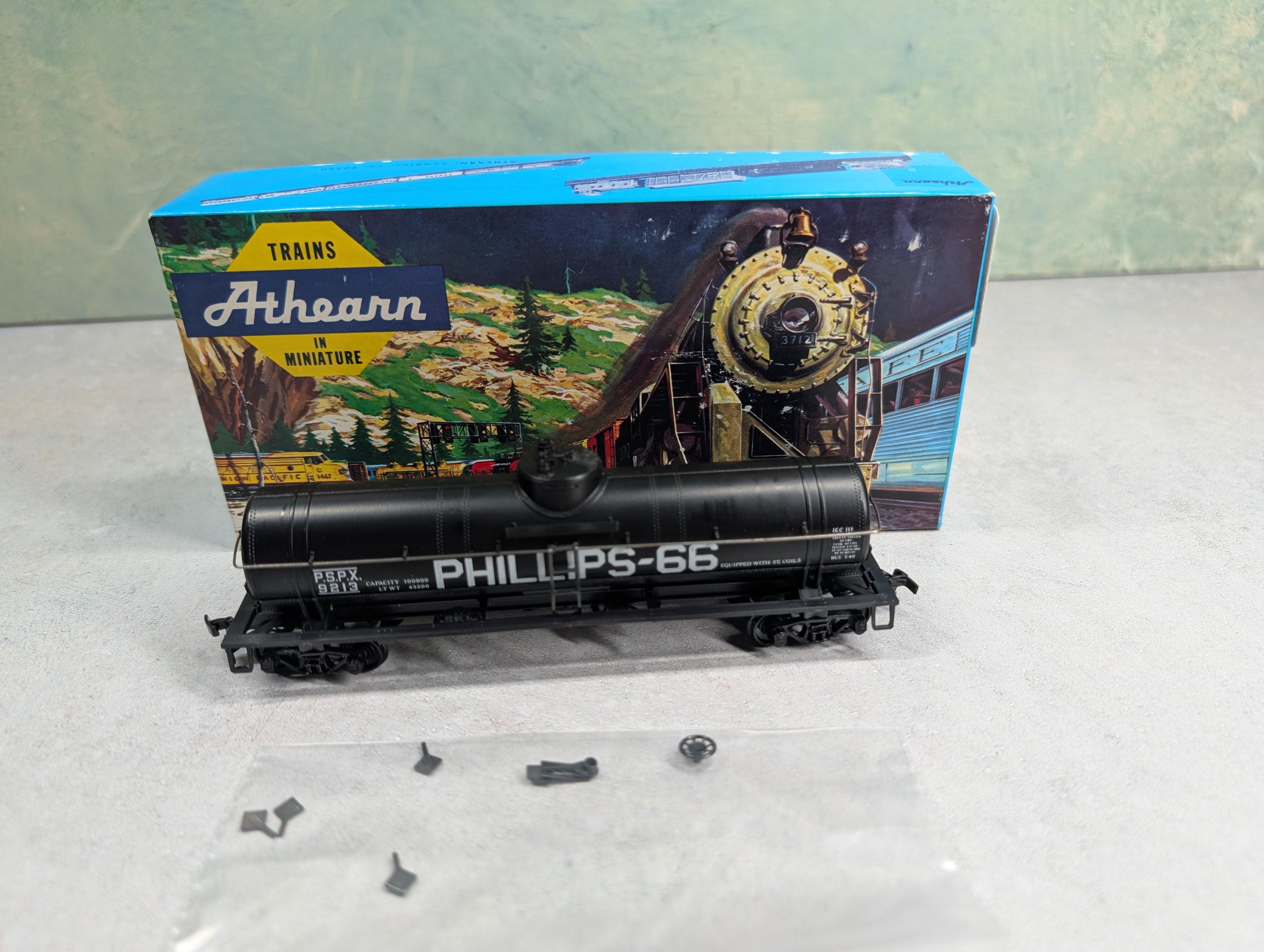 USED Athearn HO Scale Single Dome Tank Car Phillips 66 PSPX #9213