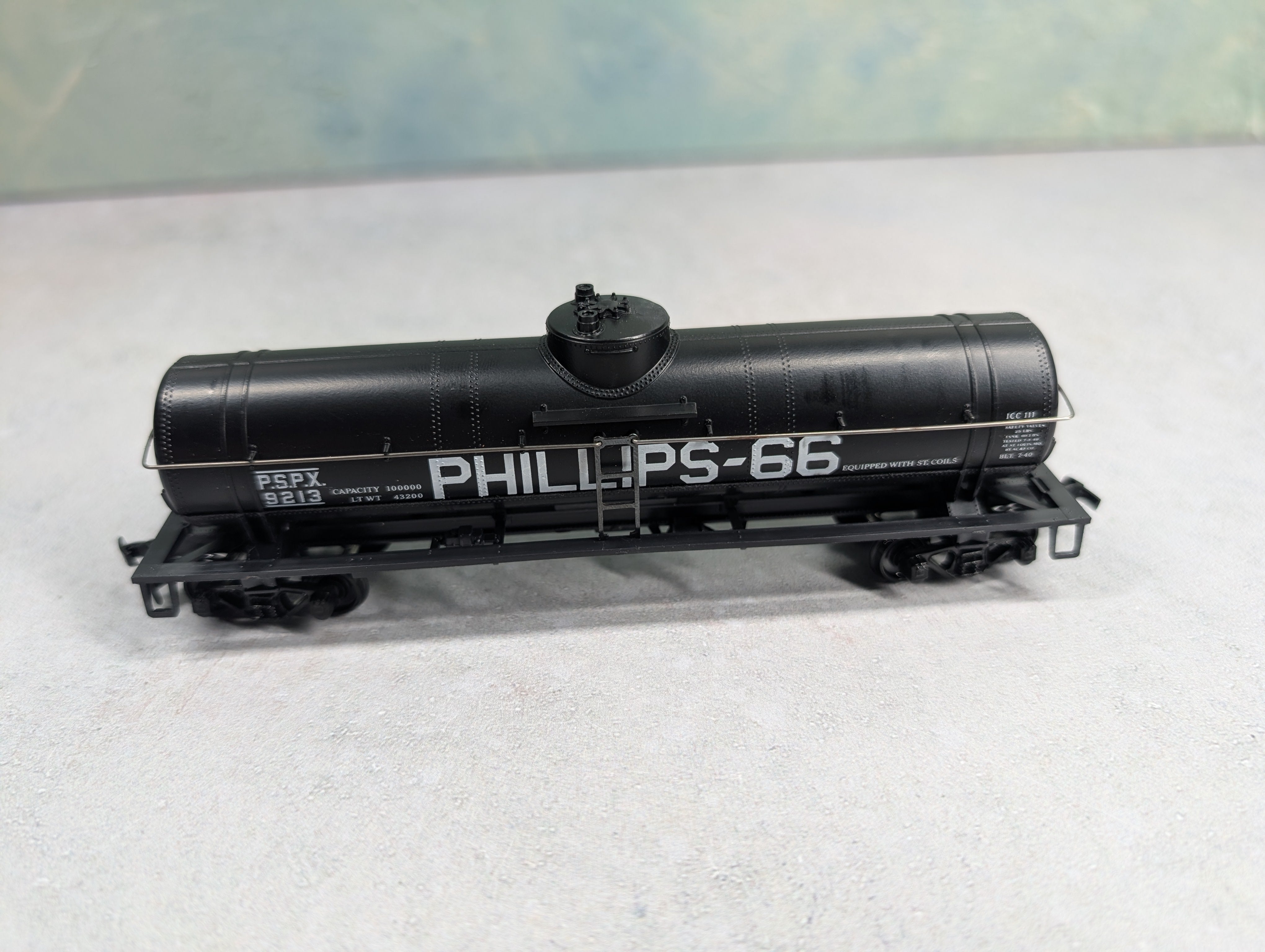 USED Athearn HO Scale Single Dome Tank Car Phillips 66 PSPX #9213