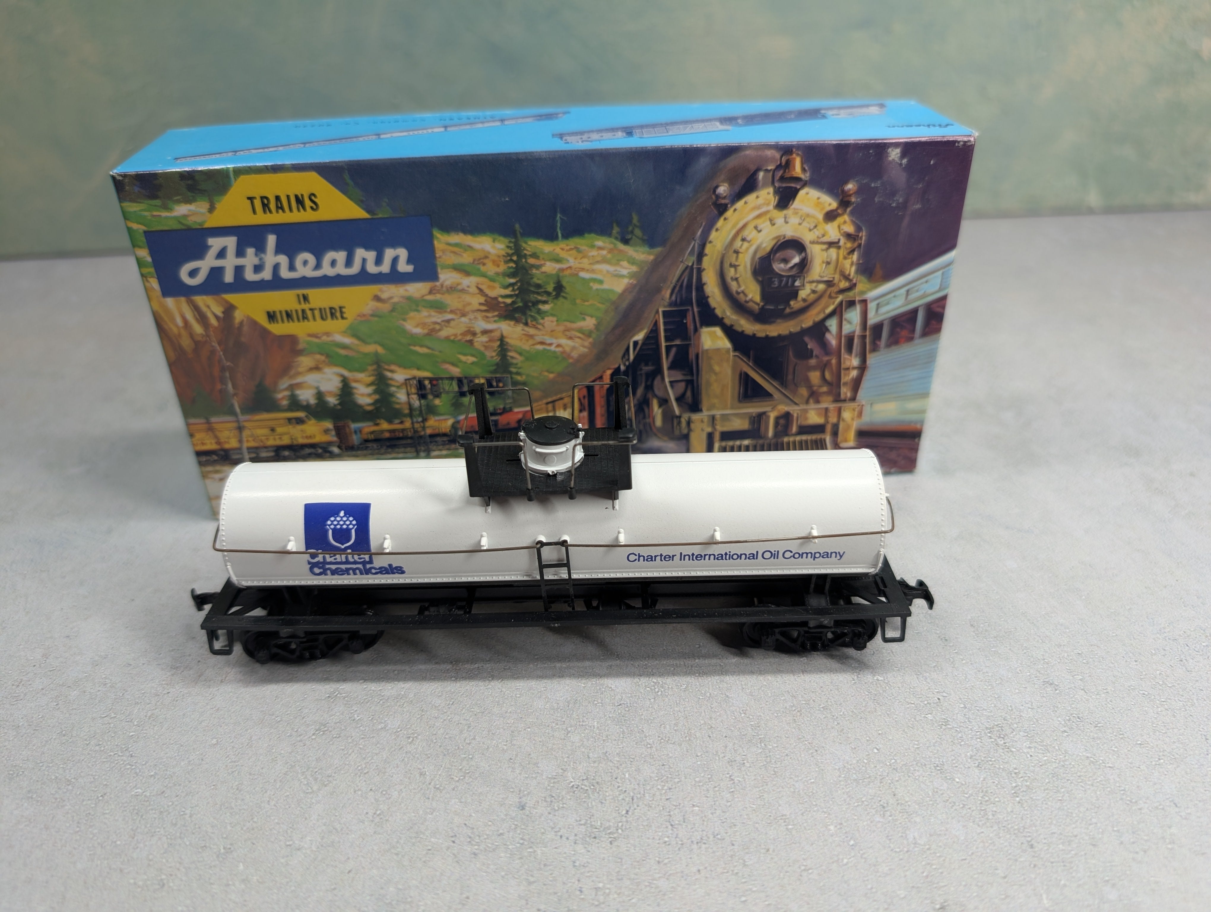 USED Athearn HO Scale Tank Car Charter Chemicals