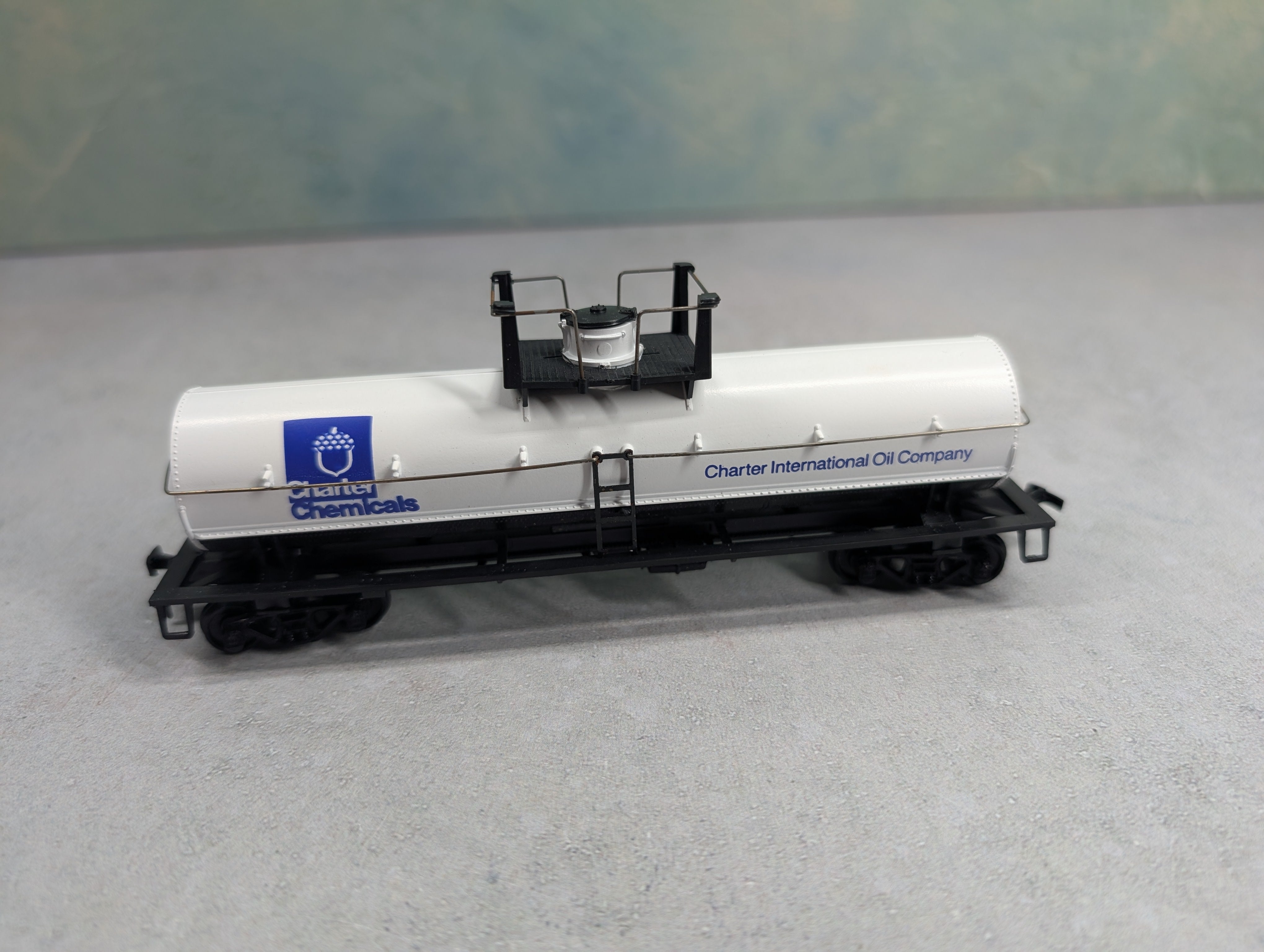 USED Athearn HO Scale Tank Car Charter Chemicals