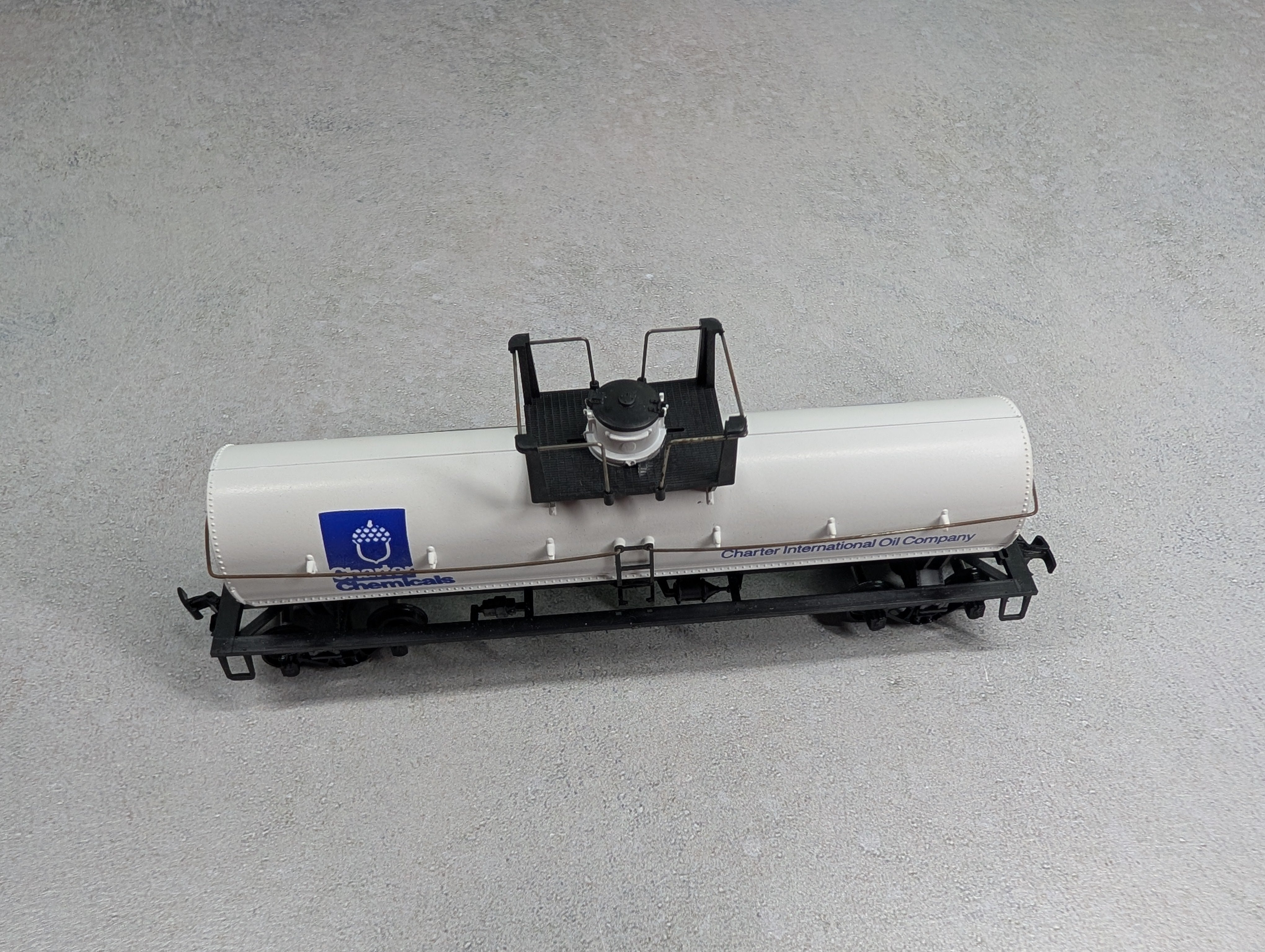 USED Athearn HO Scale Tank Car Charter Chemicals