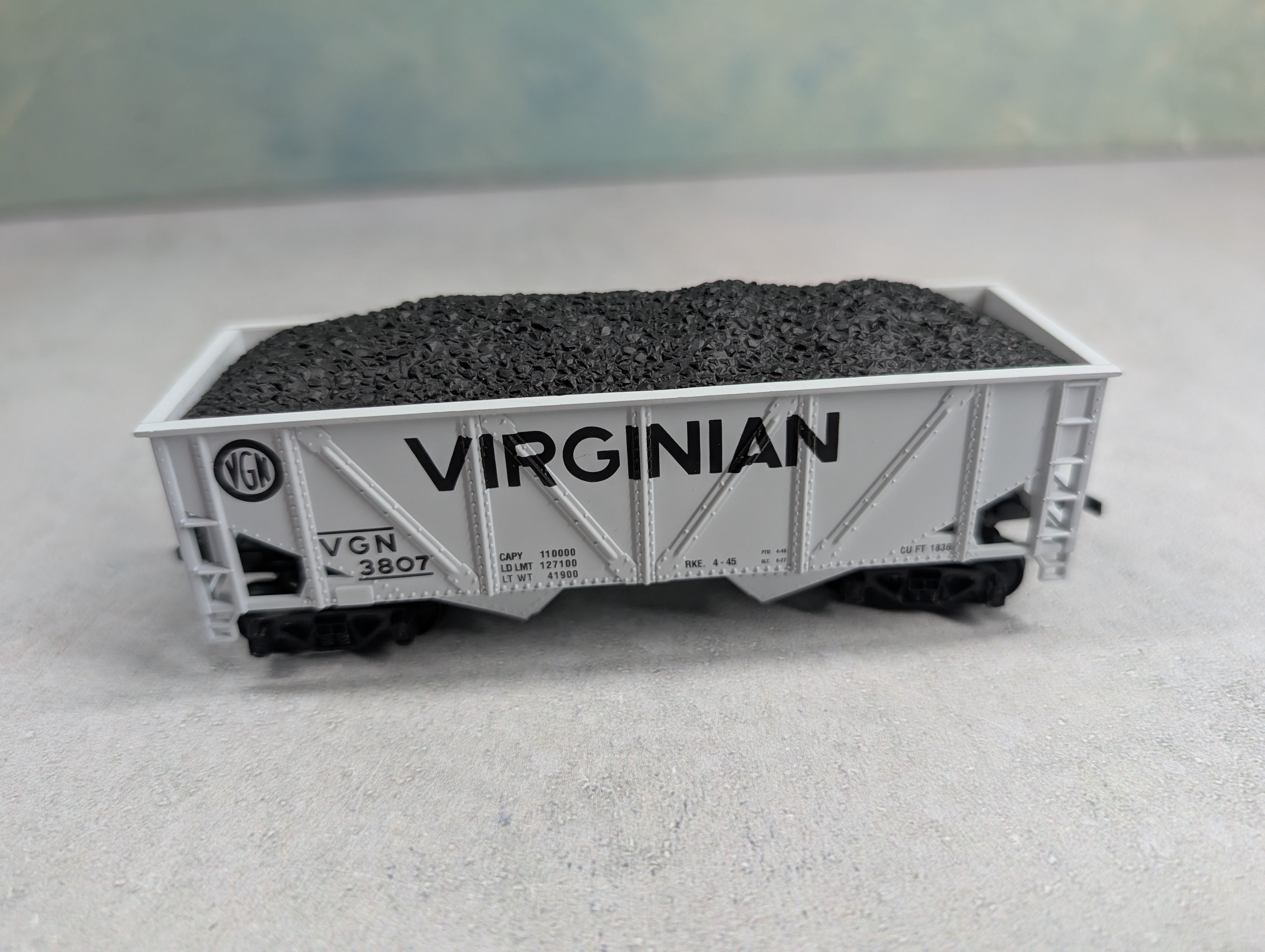 USED Mantua 729-042 HO Scale Heavy 32' Hopper Virginian VGN #3807