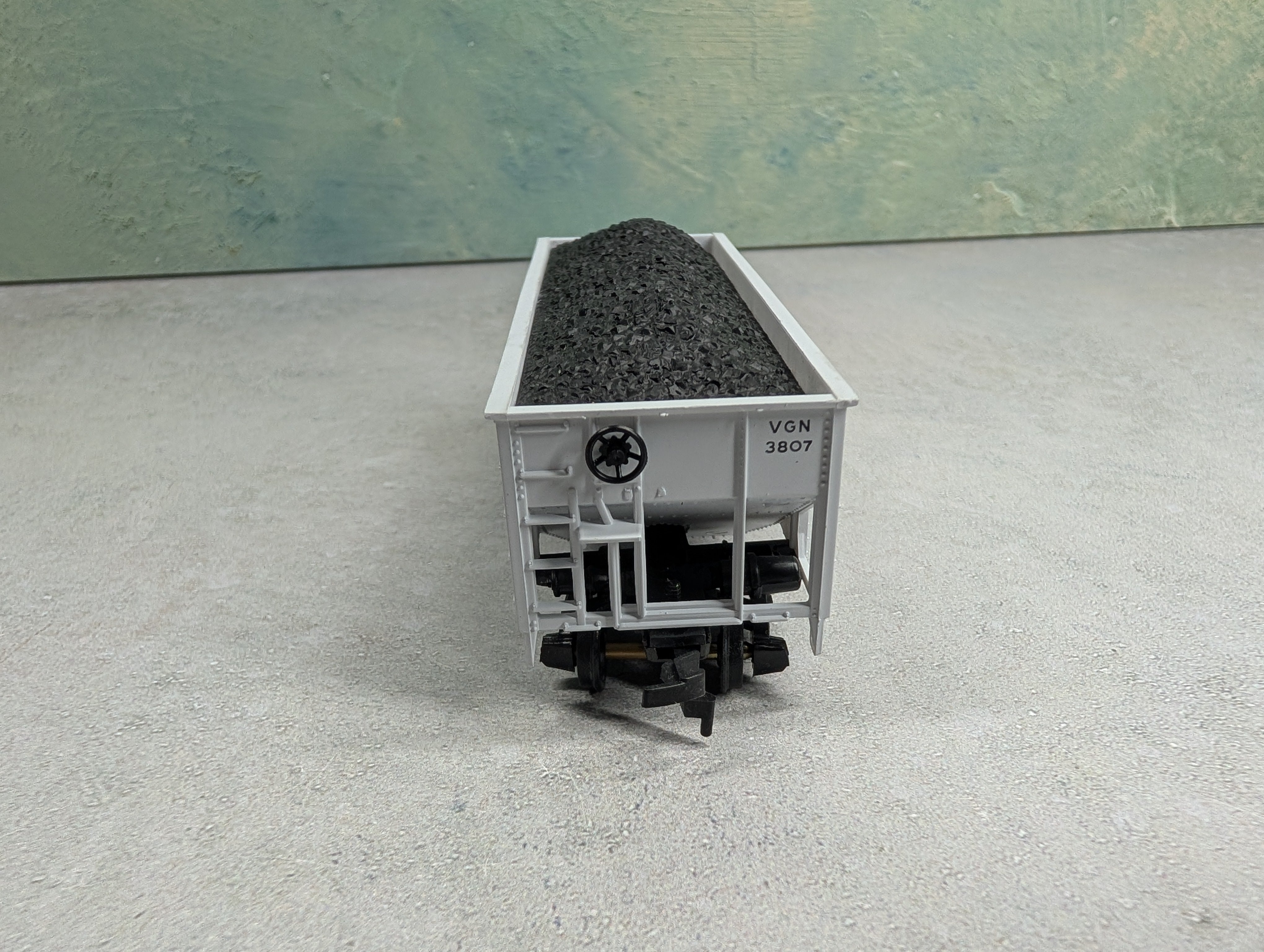 USED Mantua 729-042 HO Scale Heavy 32' Hopper Virginian VGN #3807