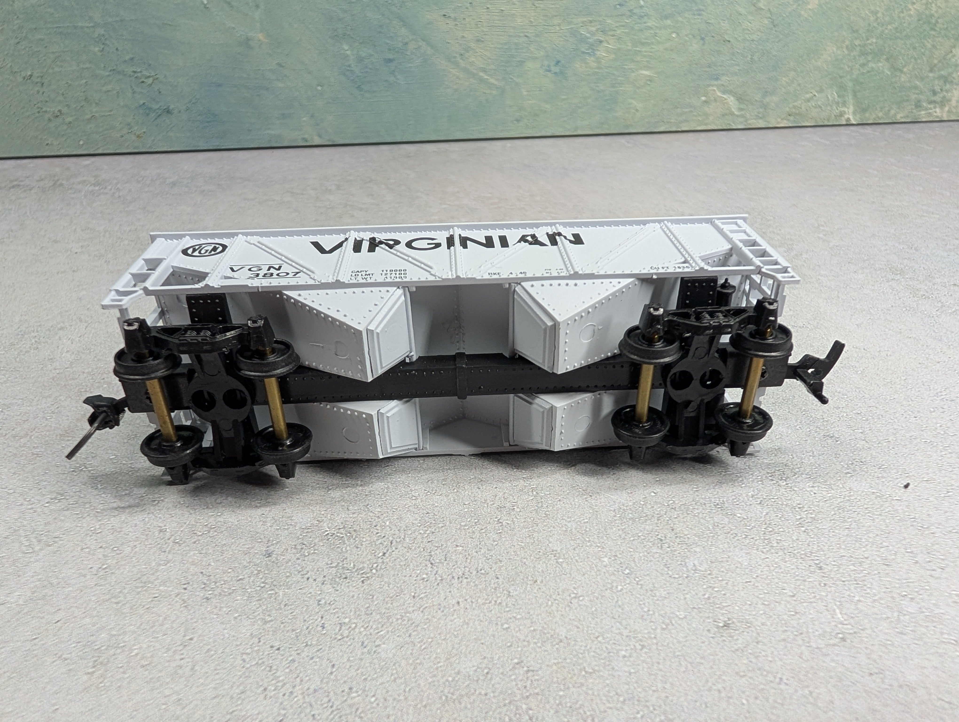 USED Mantua 729-042 HO Scale Heavy 32' Hopper Virginian VGN #3807
