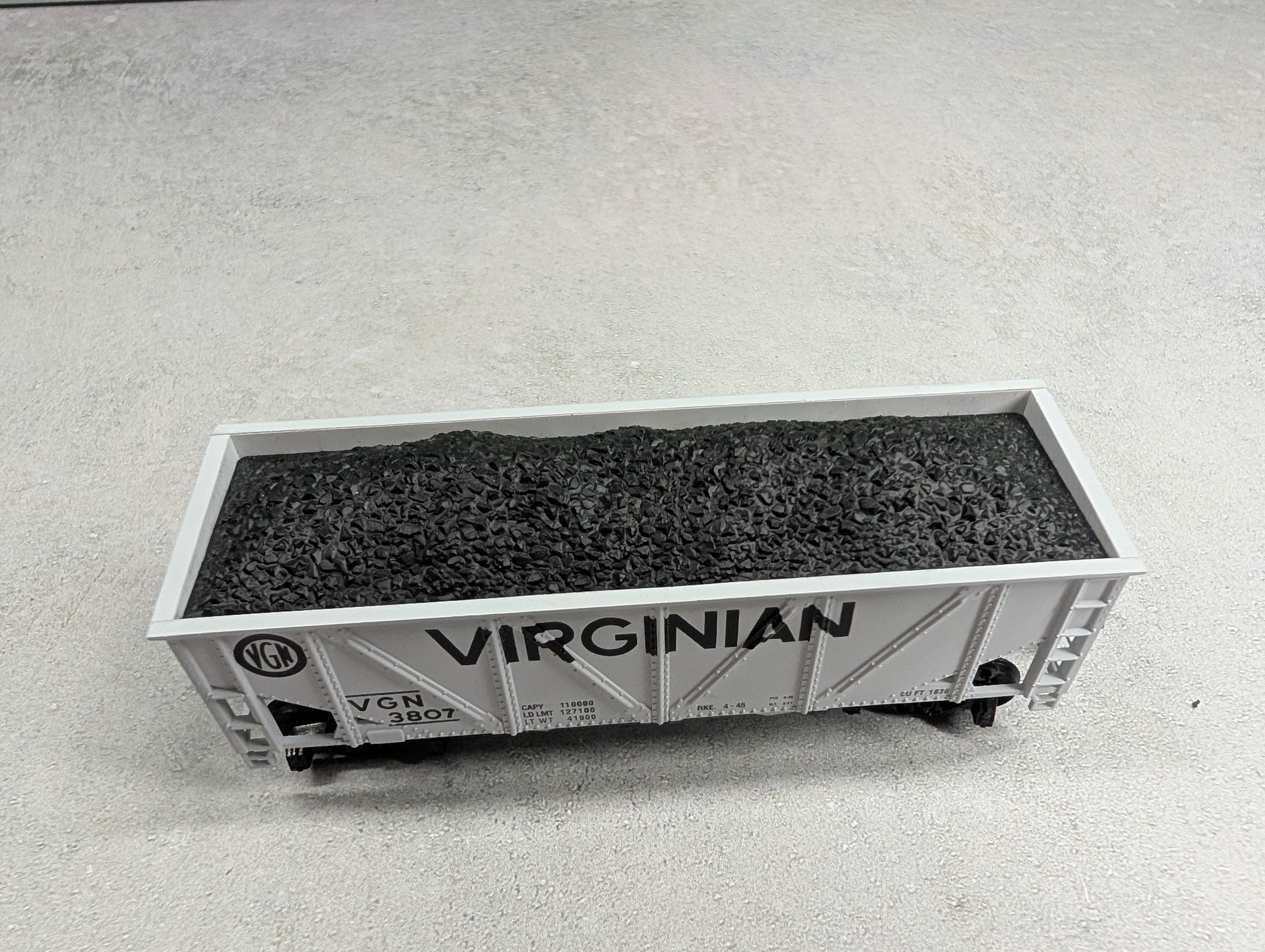 USED Mantua 729-042 HO Scale Heavy 32' Hopper Virginian VGN #3807