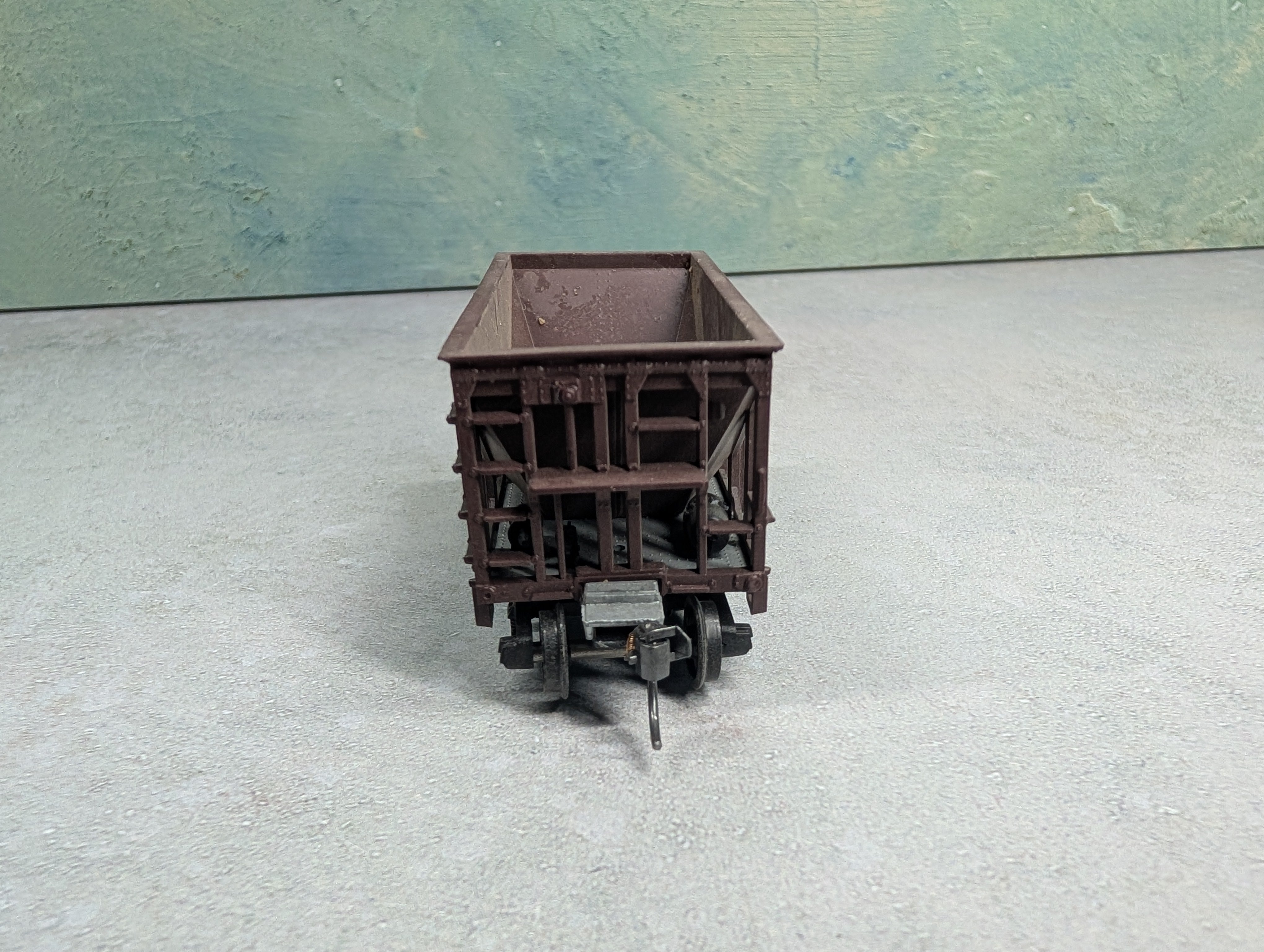 USED Roundhouse HO Scale Ore Car Canadian Pacific CP #2004 Beaver