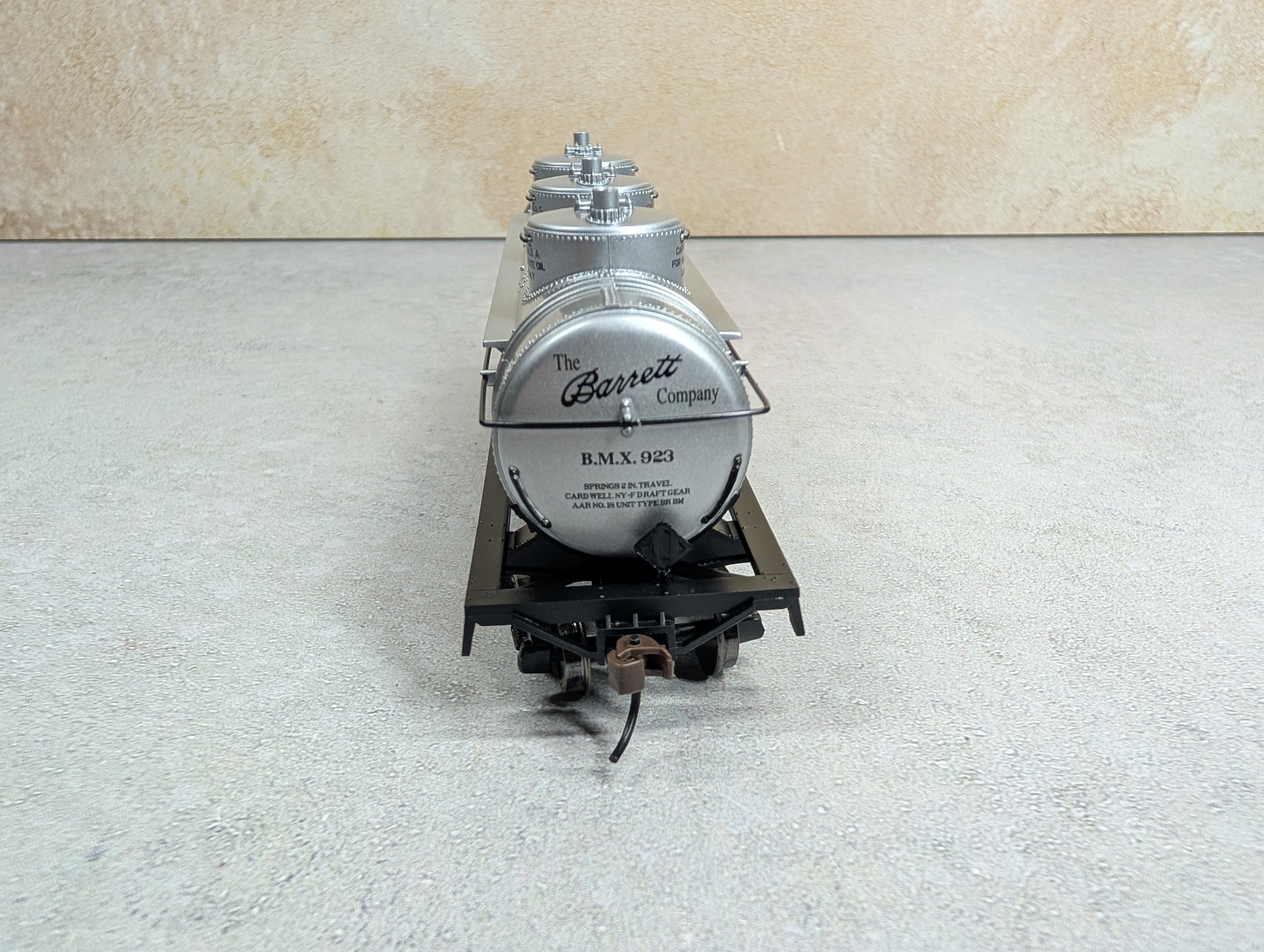 USED Athearn HO Scale Triple Dome Tank Car Barrett Company BMX #923