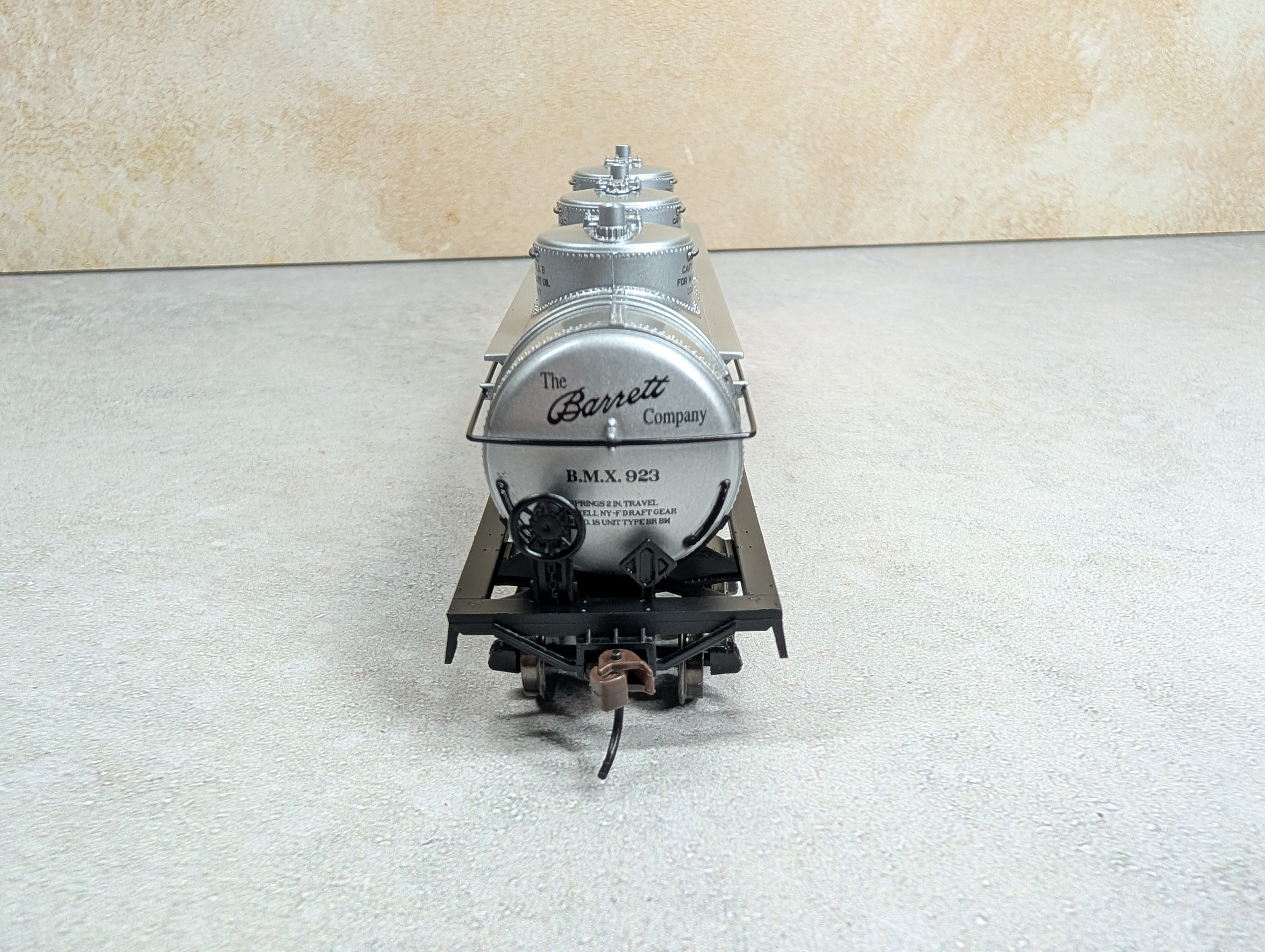 USED Athearn HO Scale Triple Dome Tank Car Barrett Company BMX #923