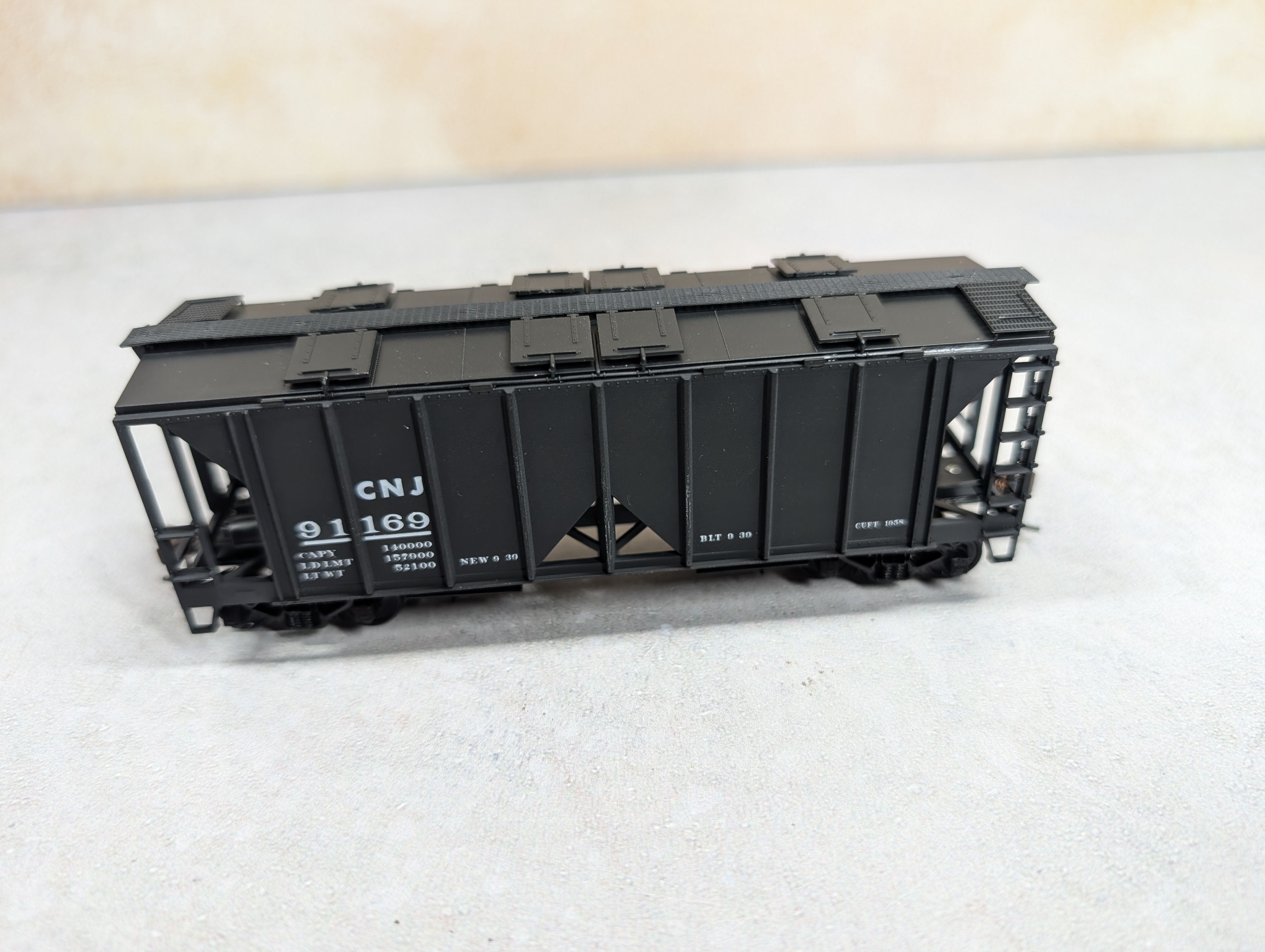 USED Bowser HO Scale Covered Hopper CNJ #91169