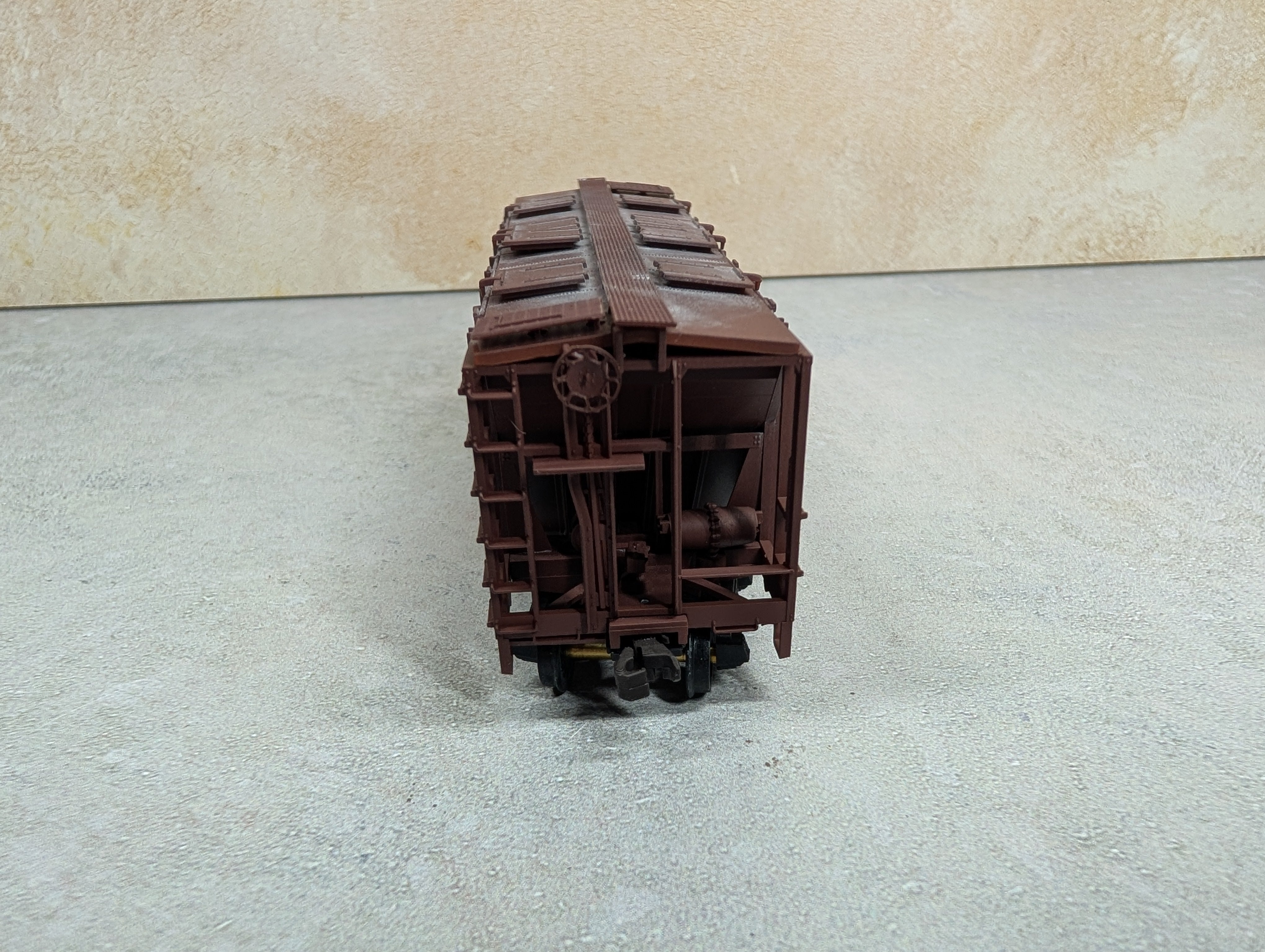 USED Bowser HO Scale Lightly Weathered Covered Hopper Delaware, Lackawanna & Western DL&W #19636