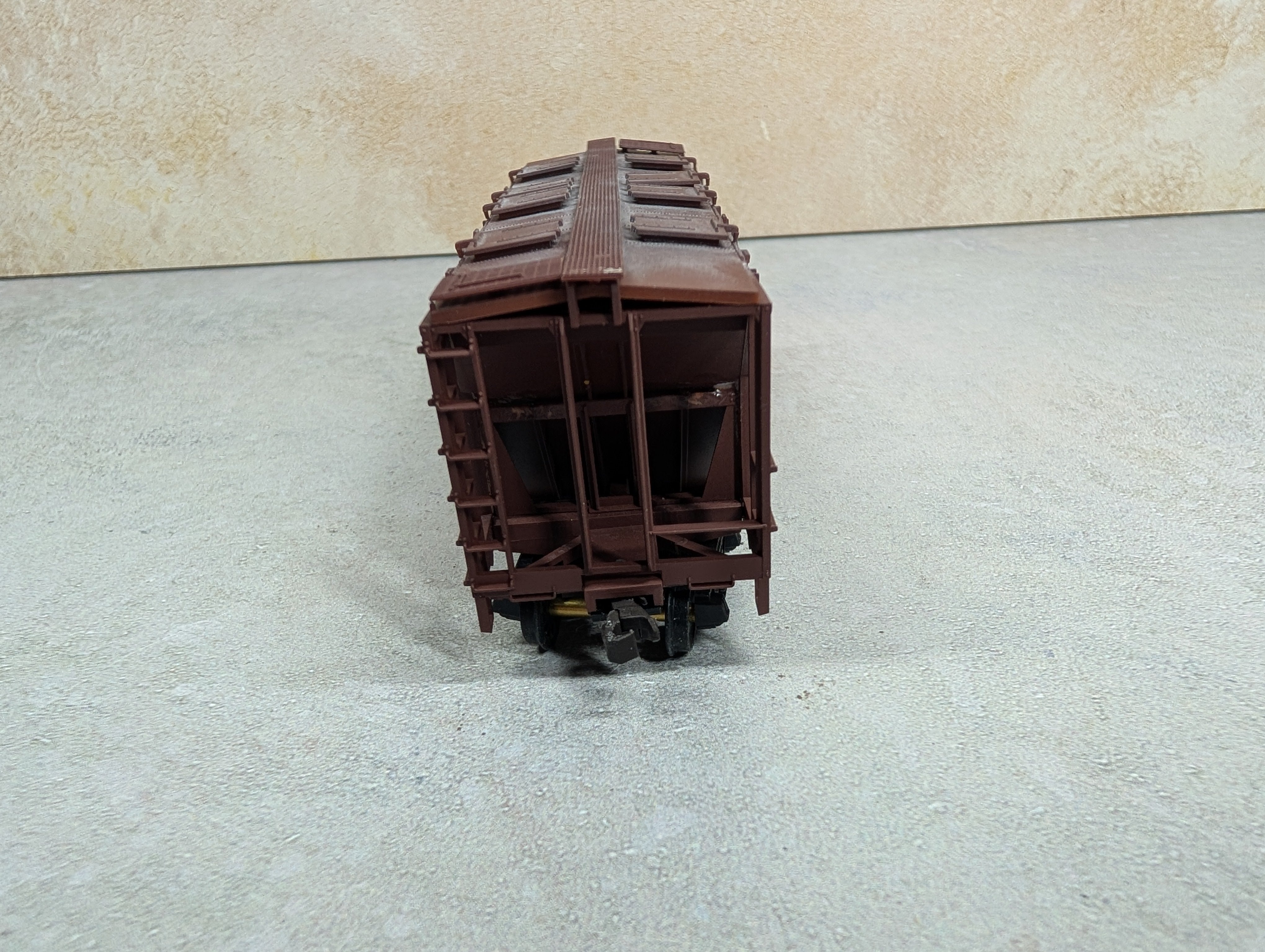 USED Bowser HO Scale Lightly Weathered Covered Hopper Delaware, Lackawanna & Western DL&W #19636