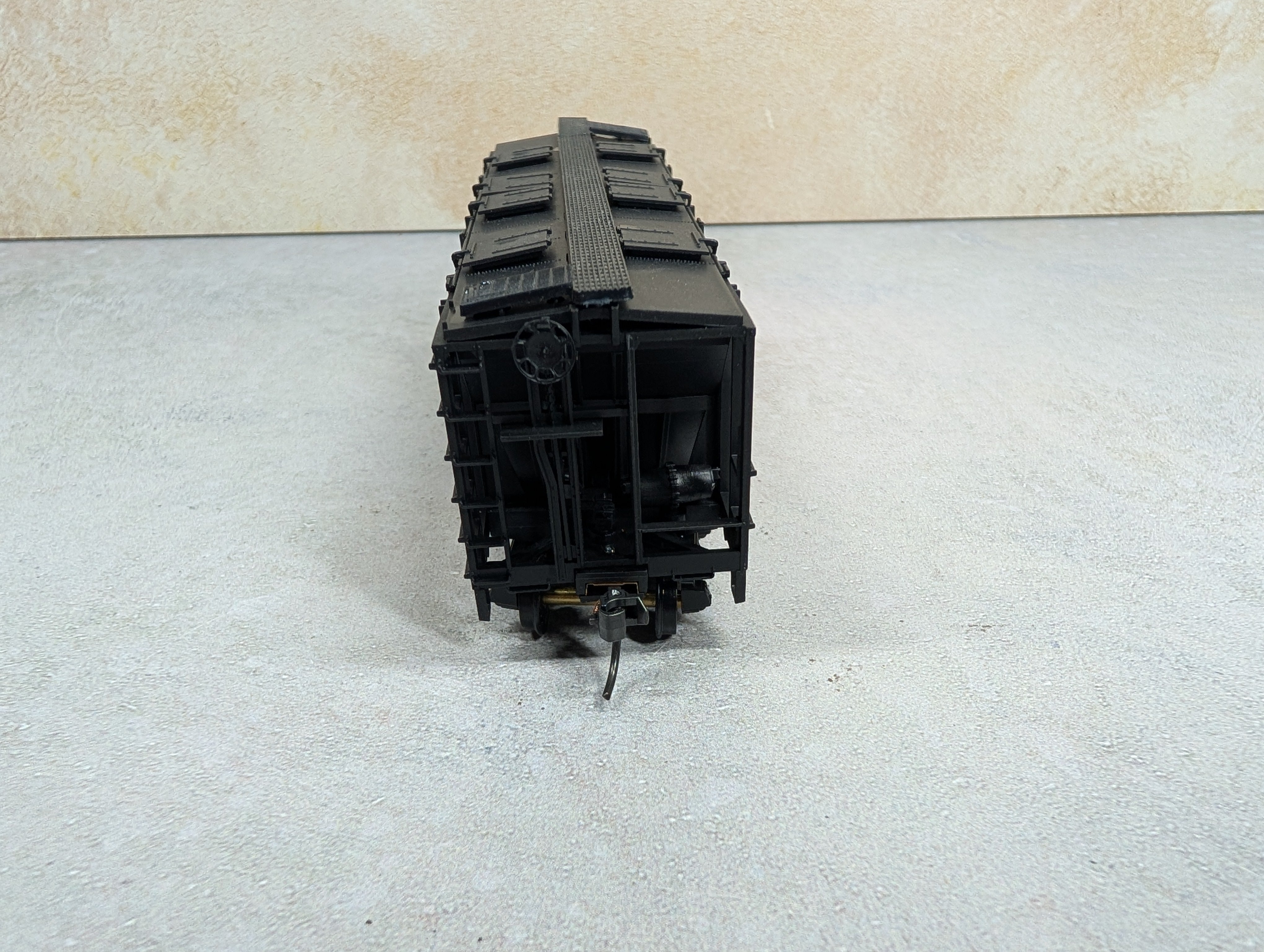 USED Bowser HO Scale Covered Hopper Erie #21019