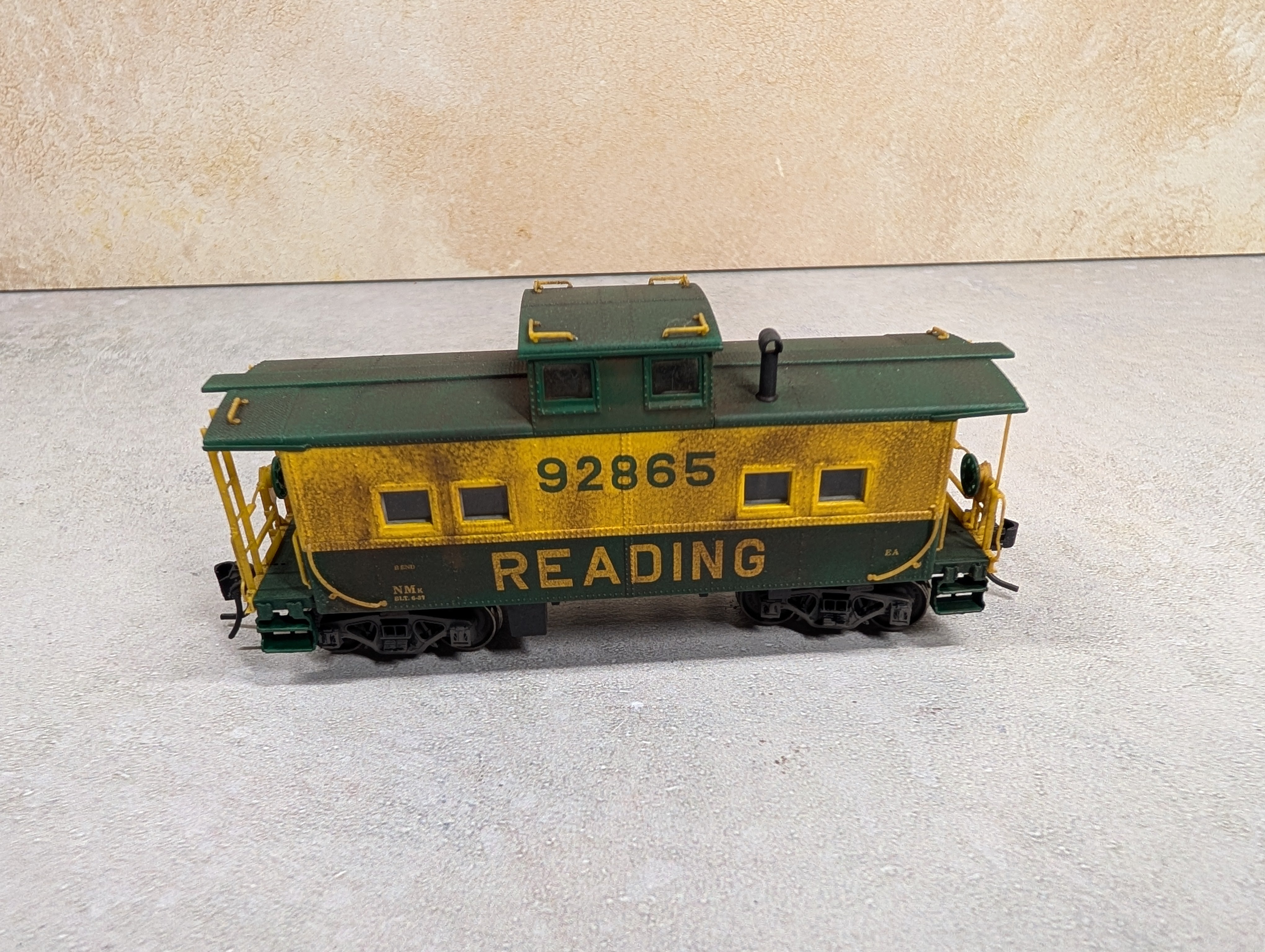 USED Life-Like HO Scale Beautifully Weathered Caboose Reading #92865 Proto2000