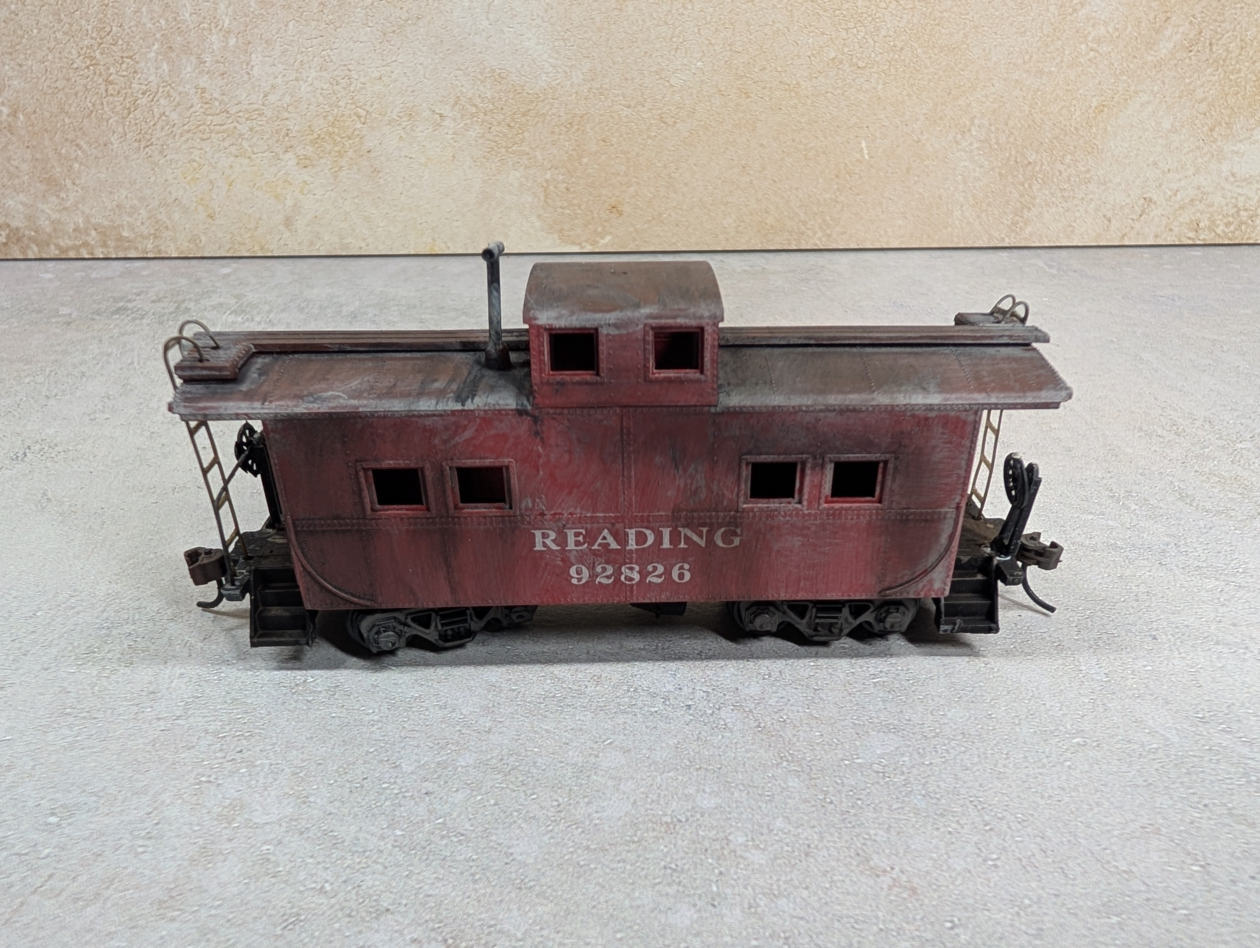 USED HO Scale Beautifully Weathered Caboose Reading #92826