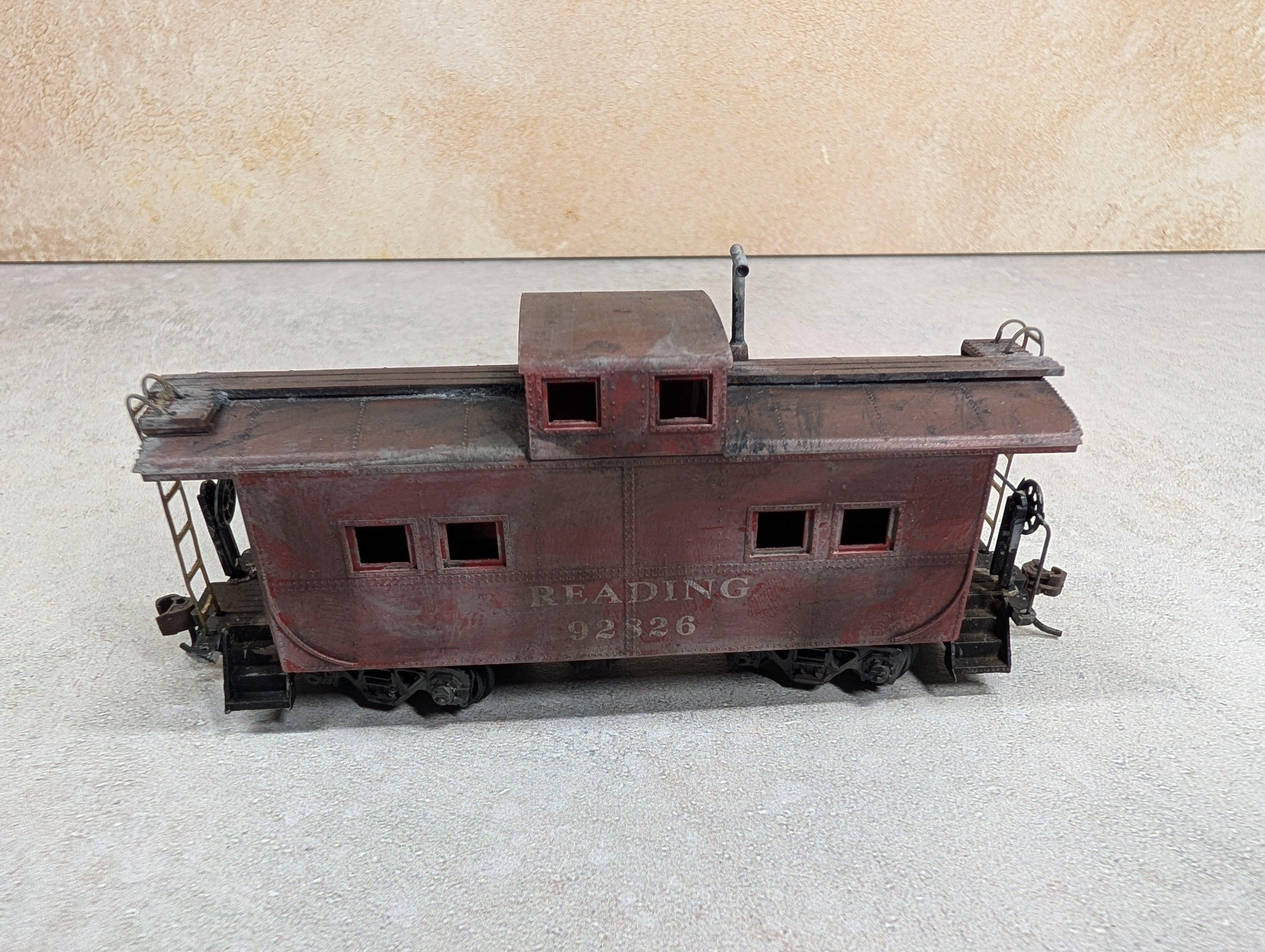USED HO Scale Beautifully Weathered Caboose Reading #92826