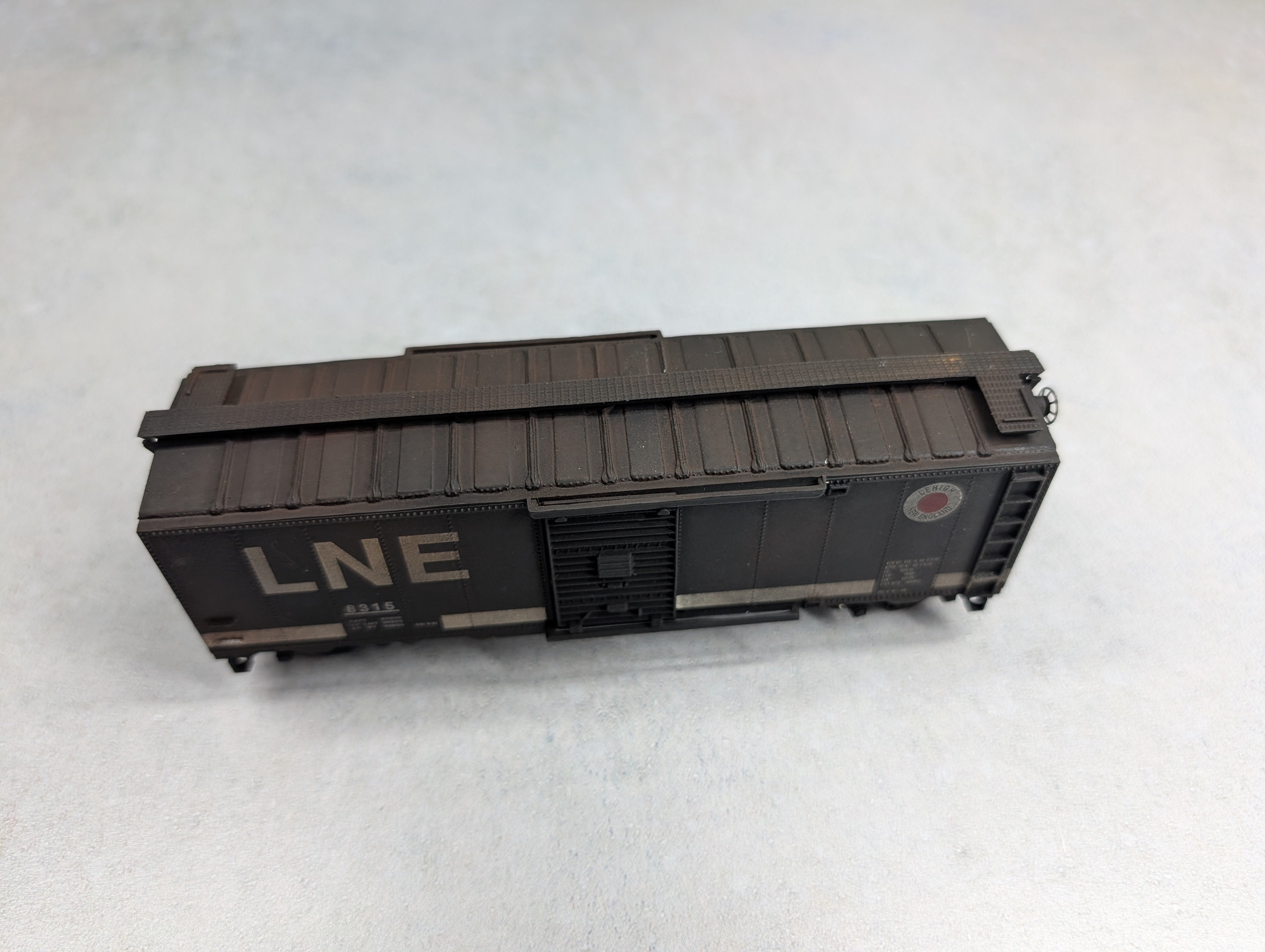 USED Bachmann HO Scale Beautifully Weathered Box Car Lehigh and New England LNE #8315