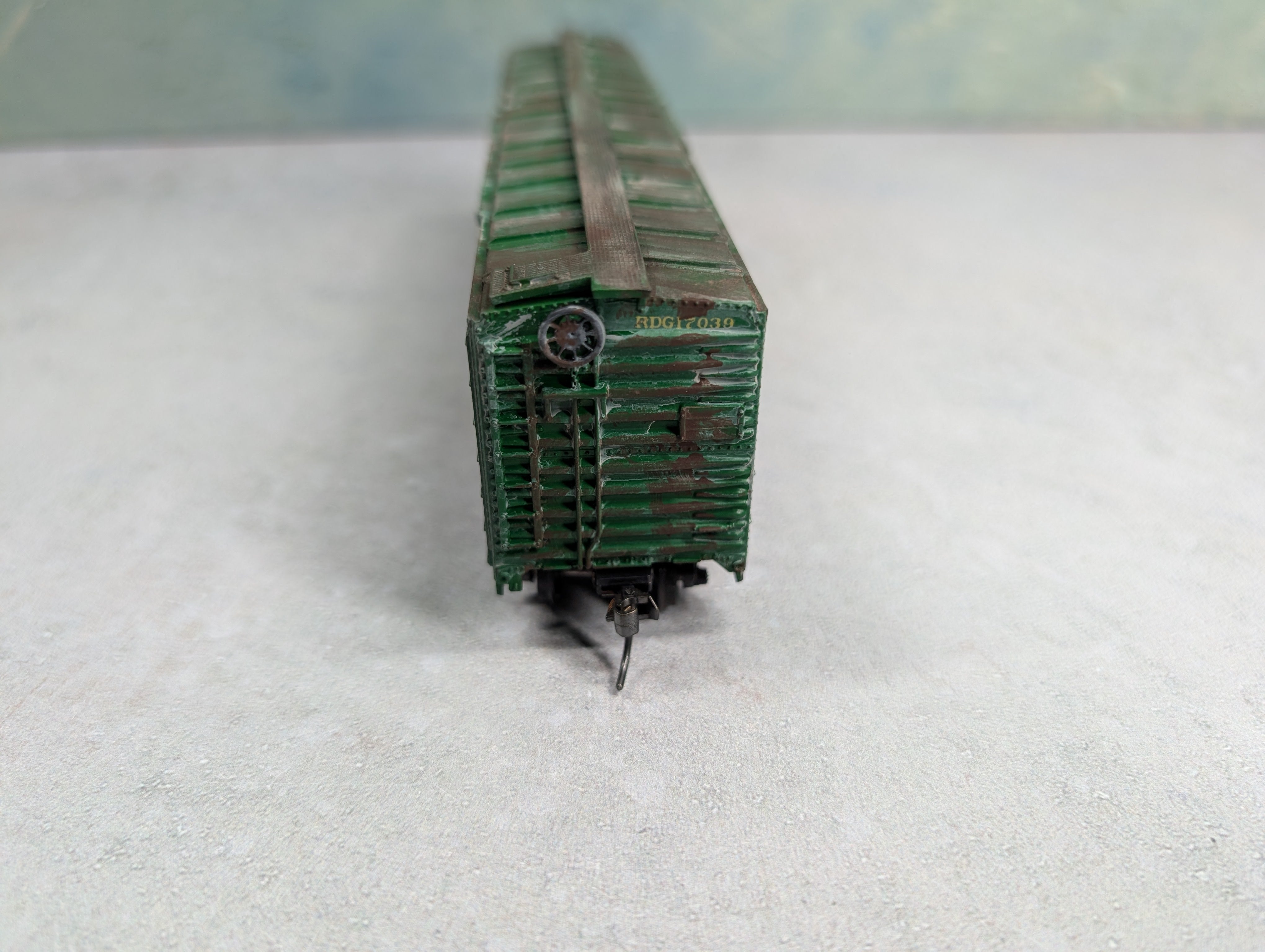 USED Athearn HO Scale Beautifully Weathered 50' Box Car Reading RDG #17039