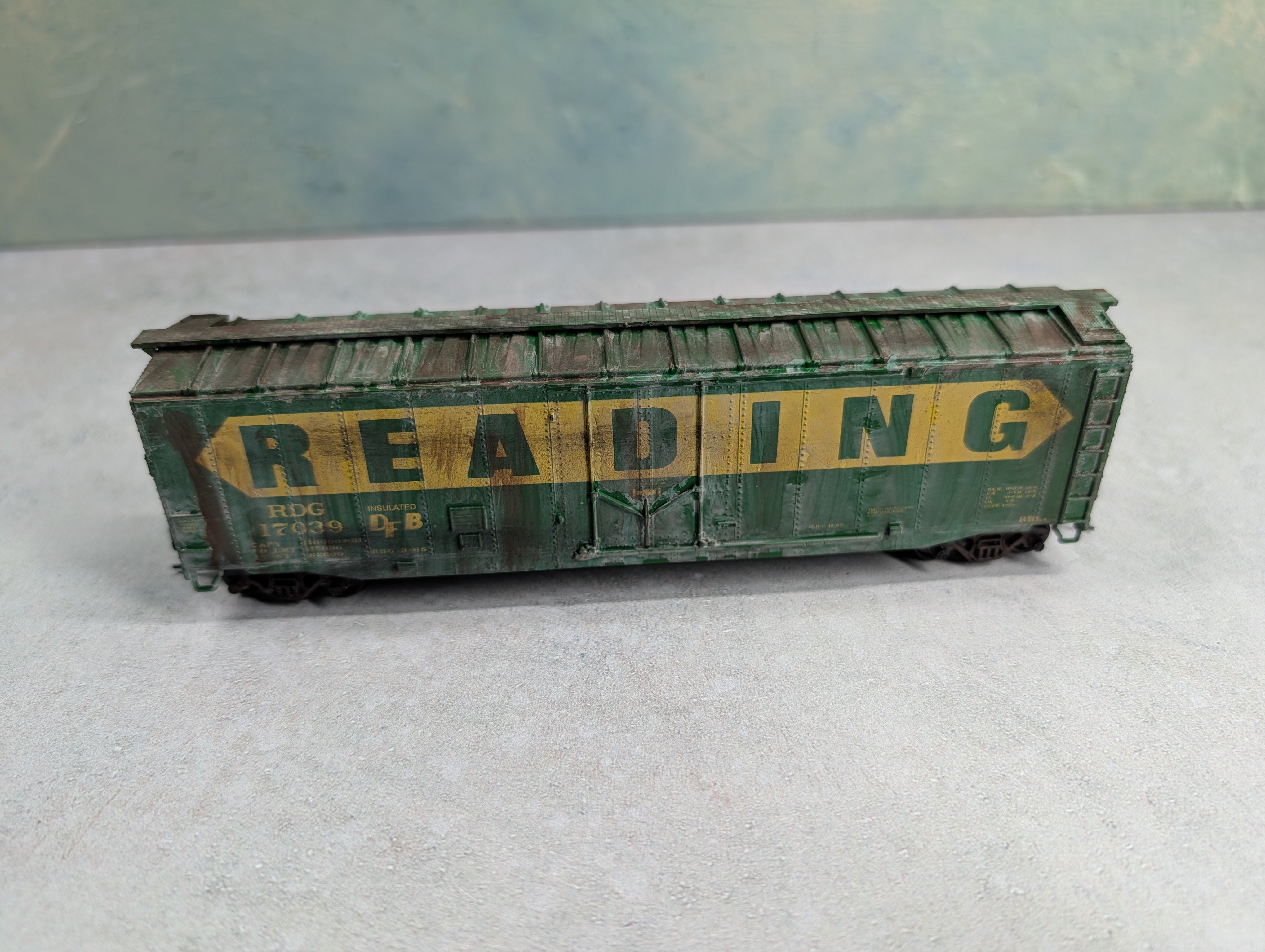 USED Athearn HO Scale Beautifully Weathered 50' Box Car Reading RDG #17039