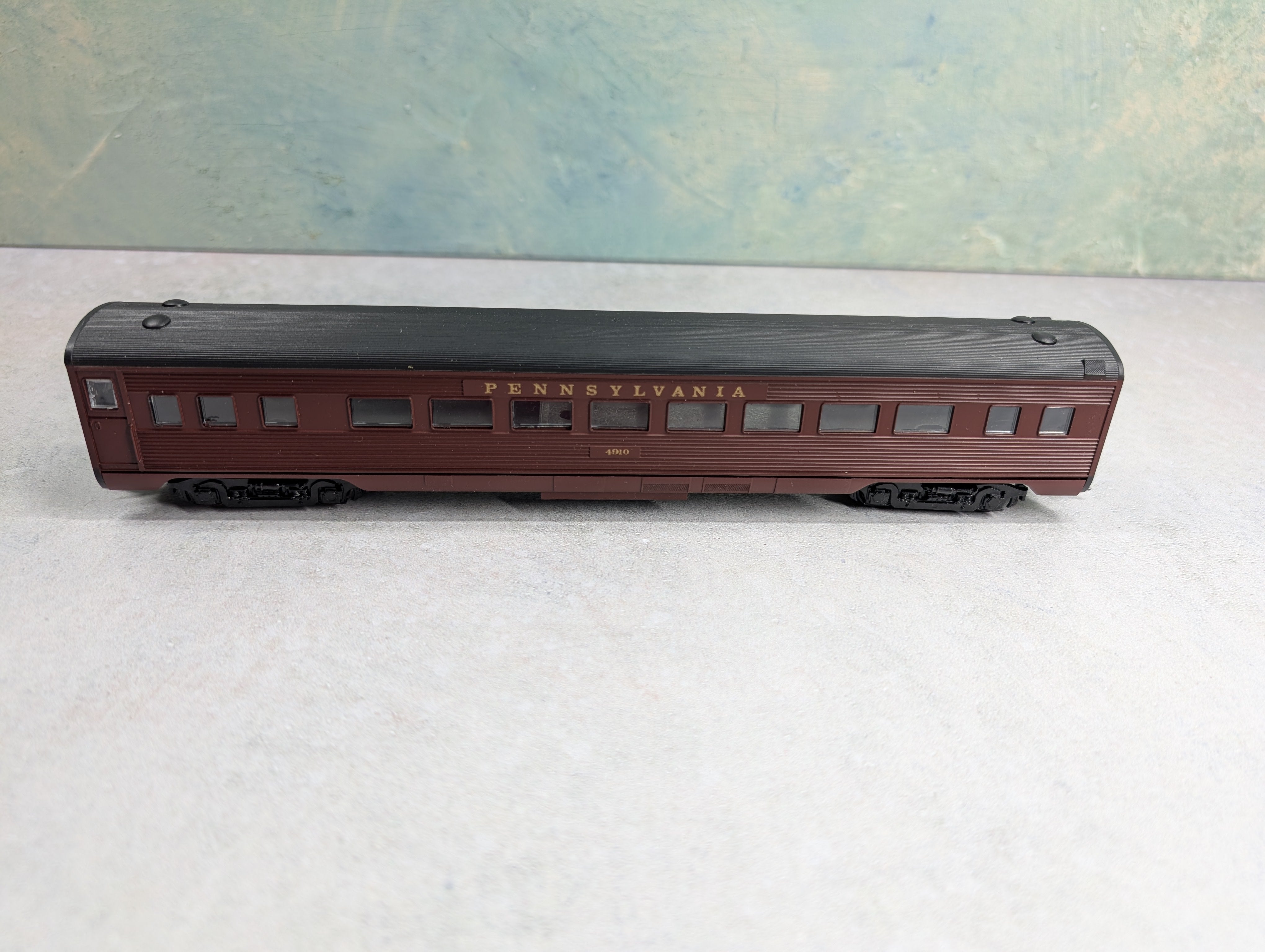 USED Athearn HO Scale Passenger Car Pennsylvania #4910