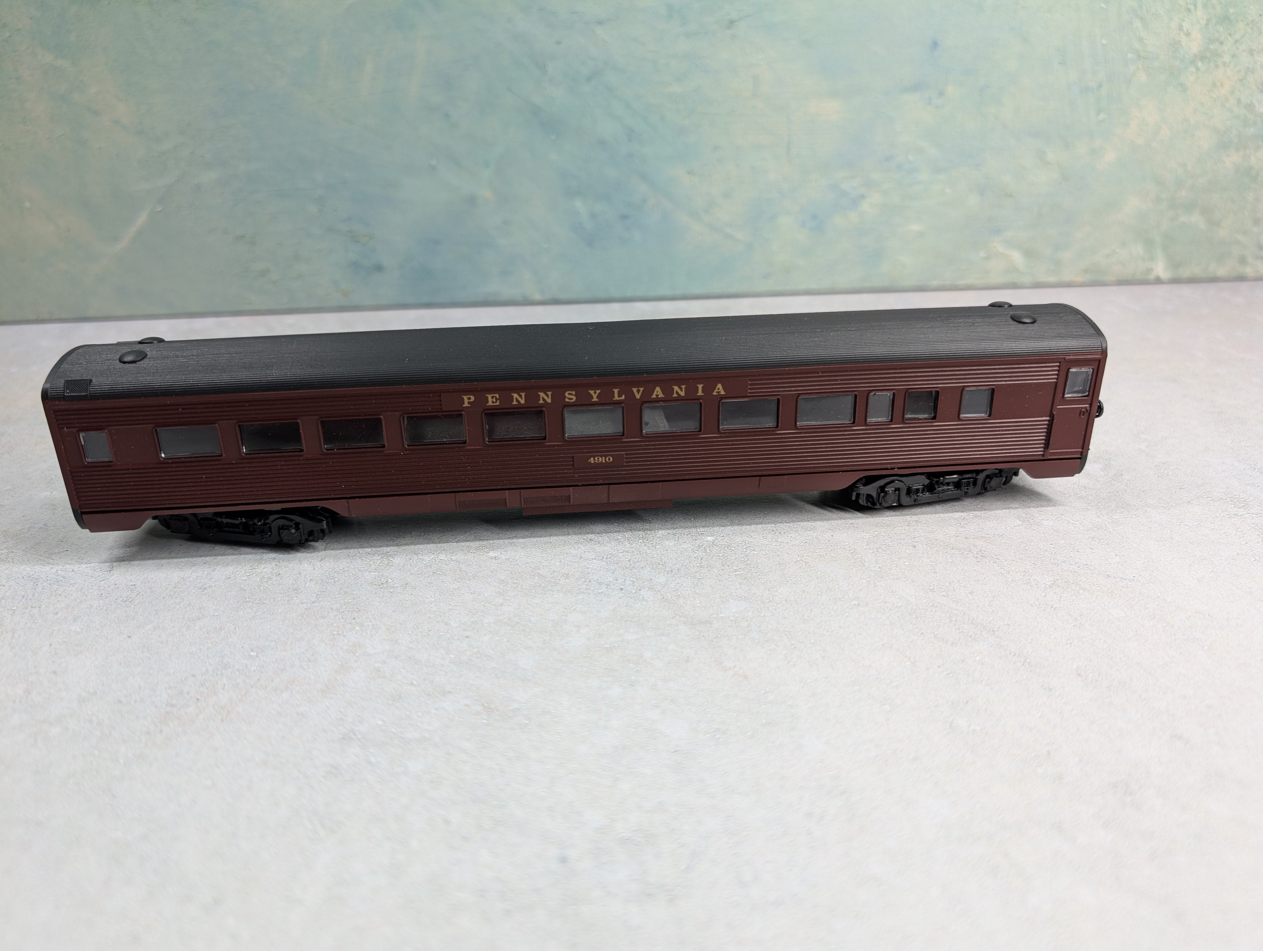 USED Athearn HO Scale Passenger Car Pennsylvania #4910