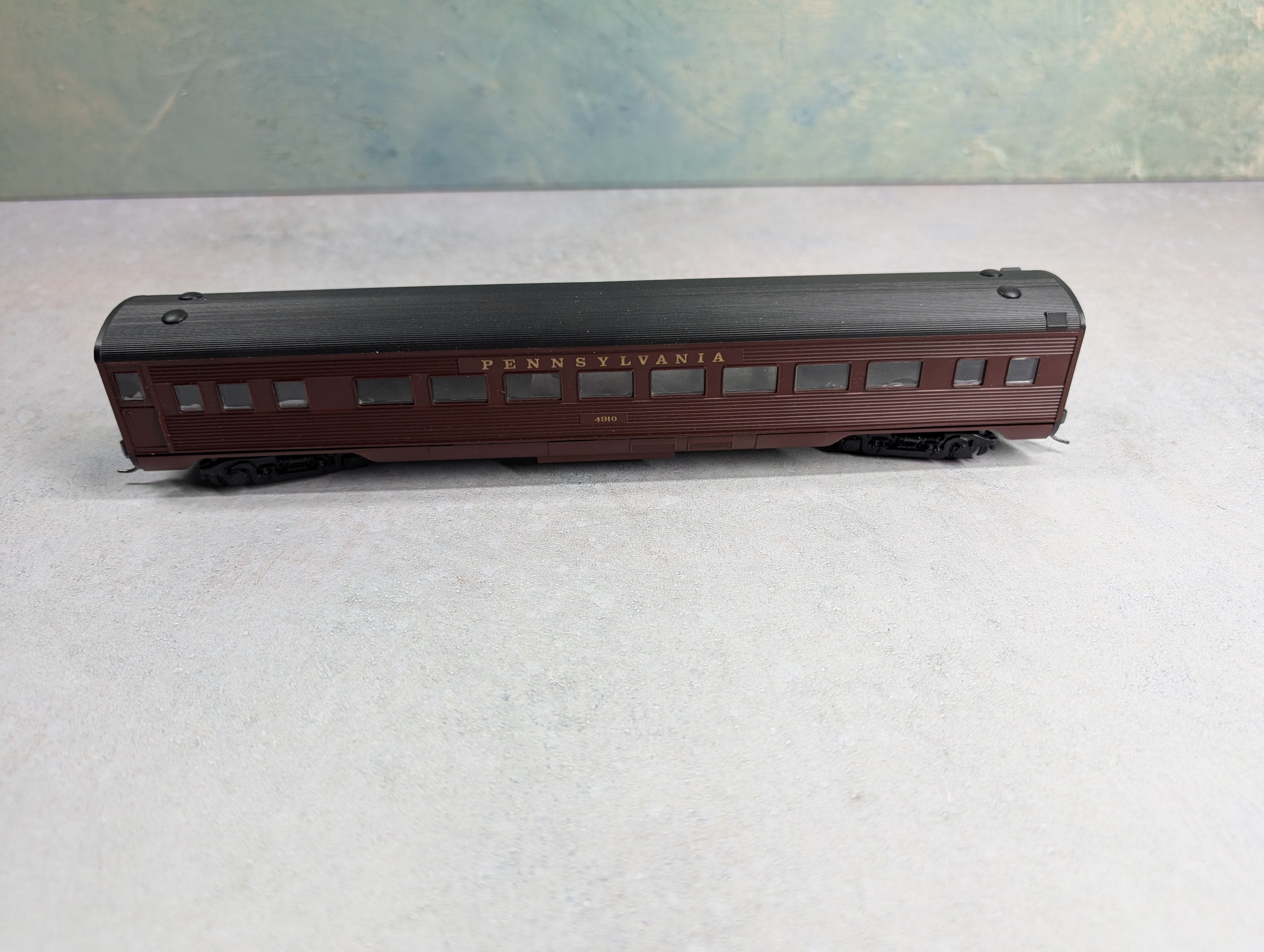 USED Athearn HO Scale Passenger Car Pennsylvania #4910