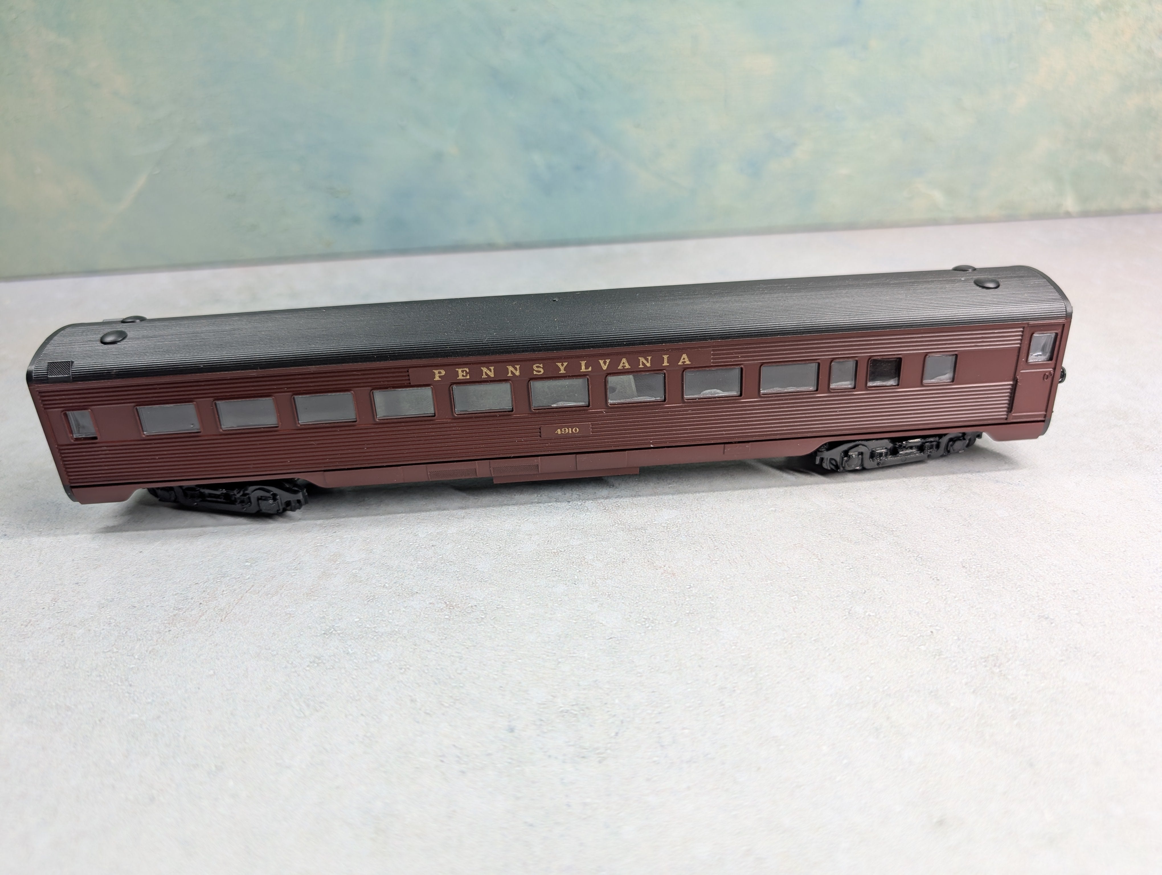 USED Athearn HO Scale Passenger Car Pennsylvania #4910