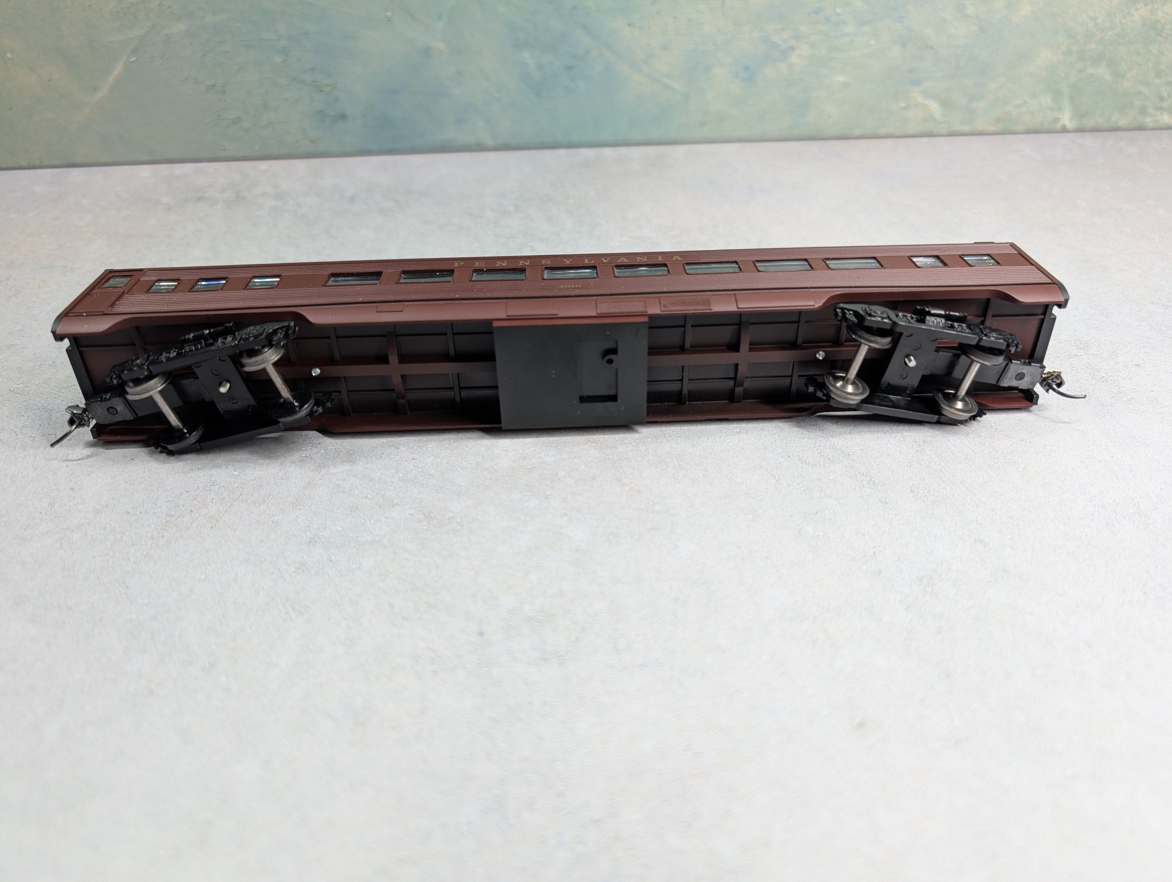 USED Athearn HO Scale Passenger Car Pennsylvania #4910