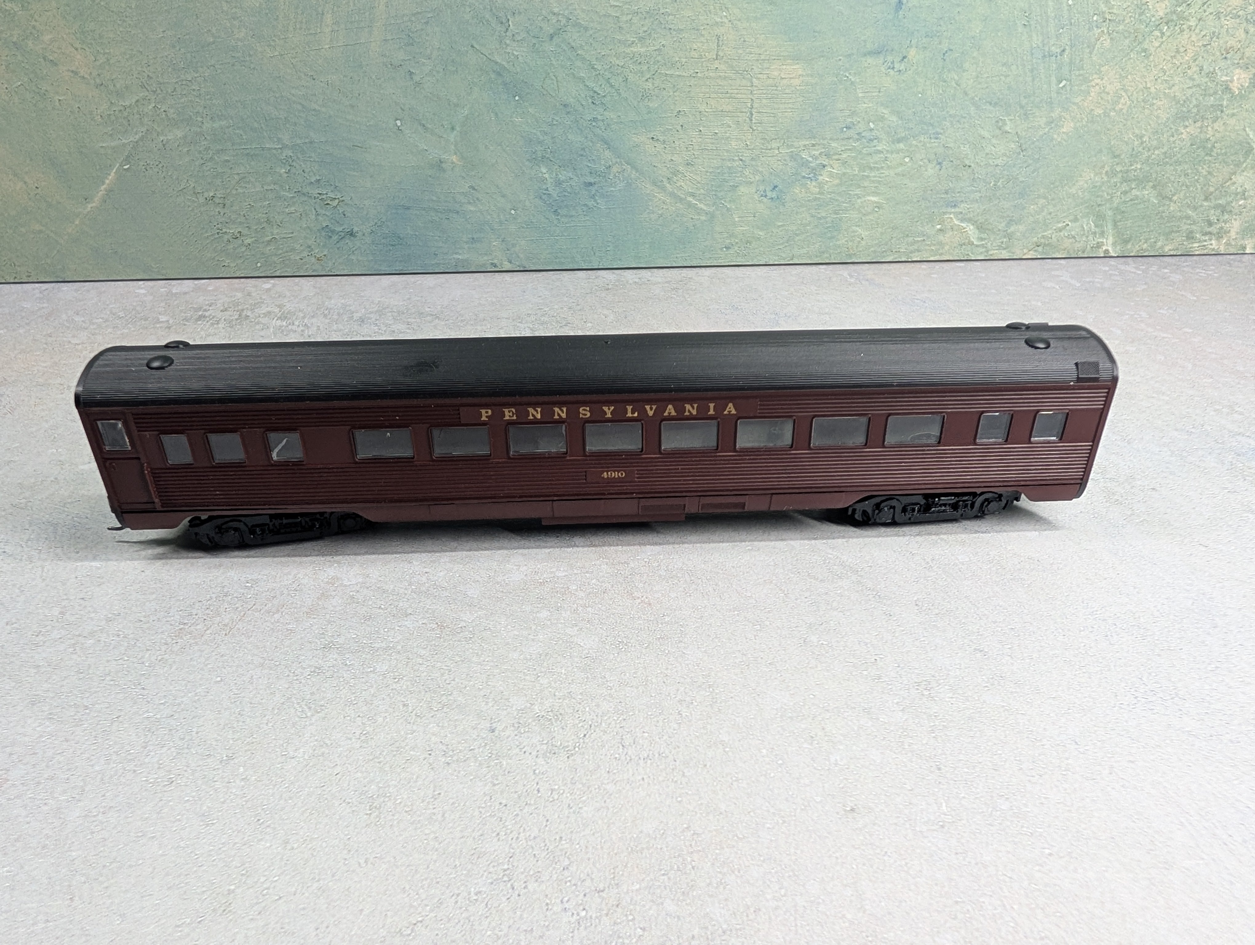 USED Athearn HO Scale Passenger Car Pennsylvania #4910