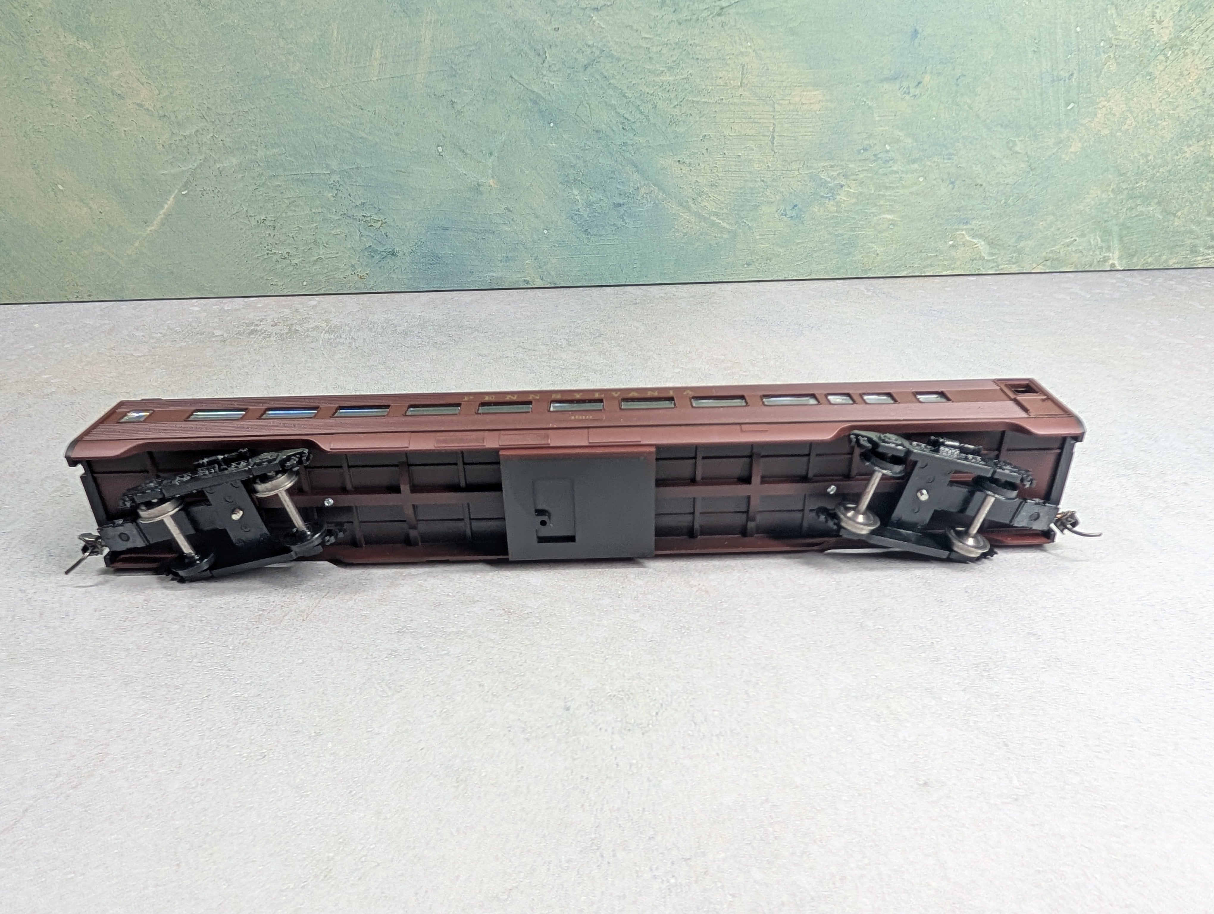 USED Athearn HO Scale Passenger Car Pennsylvania #4910