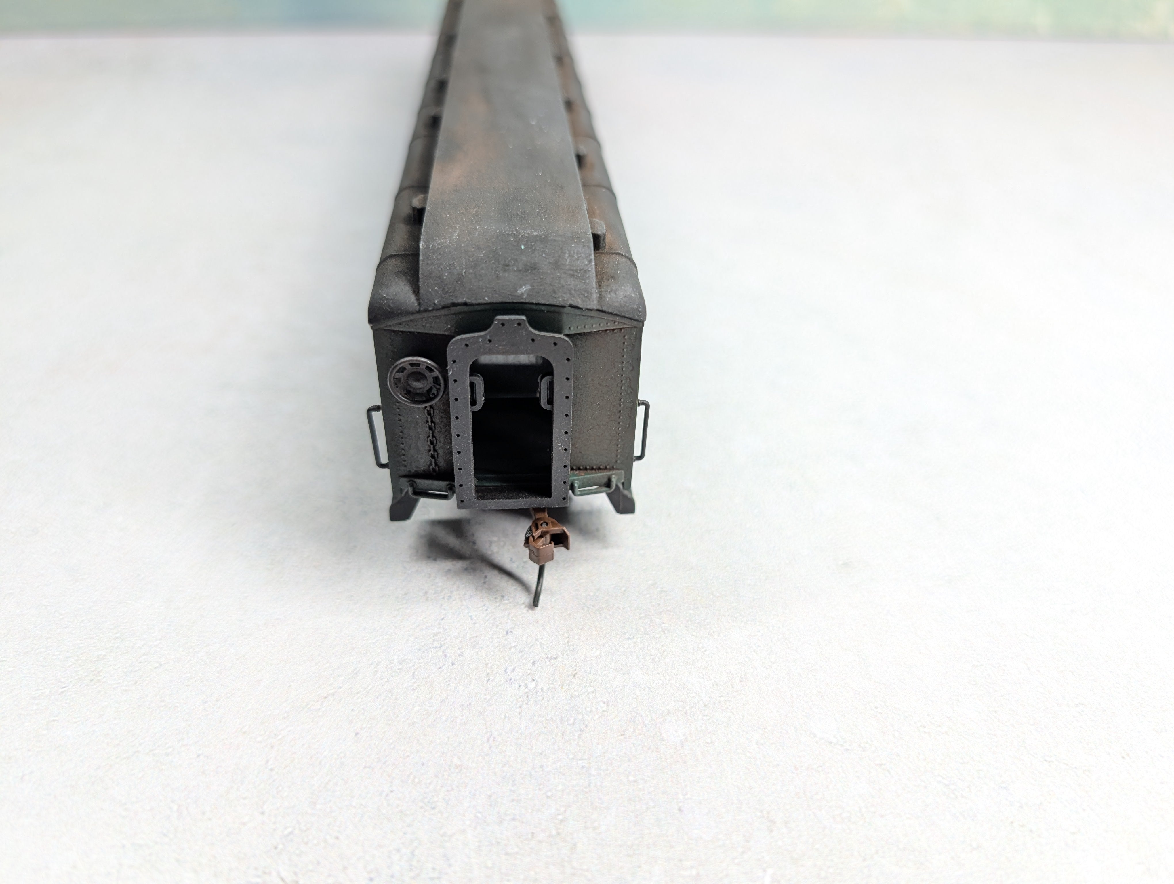 USED IHC HO Scale Weathered Sleeper Heavyweight Passenger Car Reading Ottawa