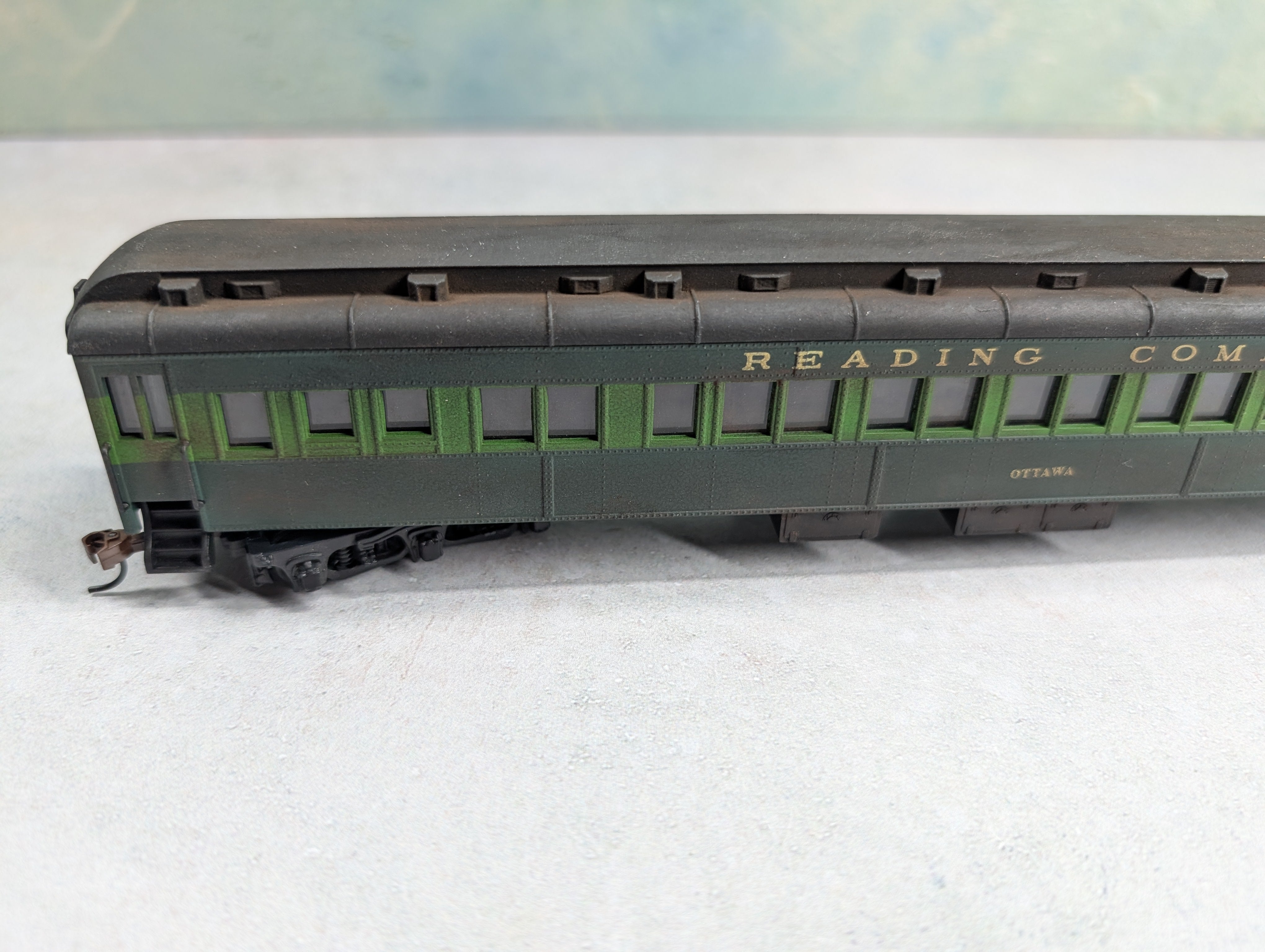 USED IHC HO Scale Weathered Sleeper Heavyweight Passenger Car Reading Ottawa