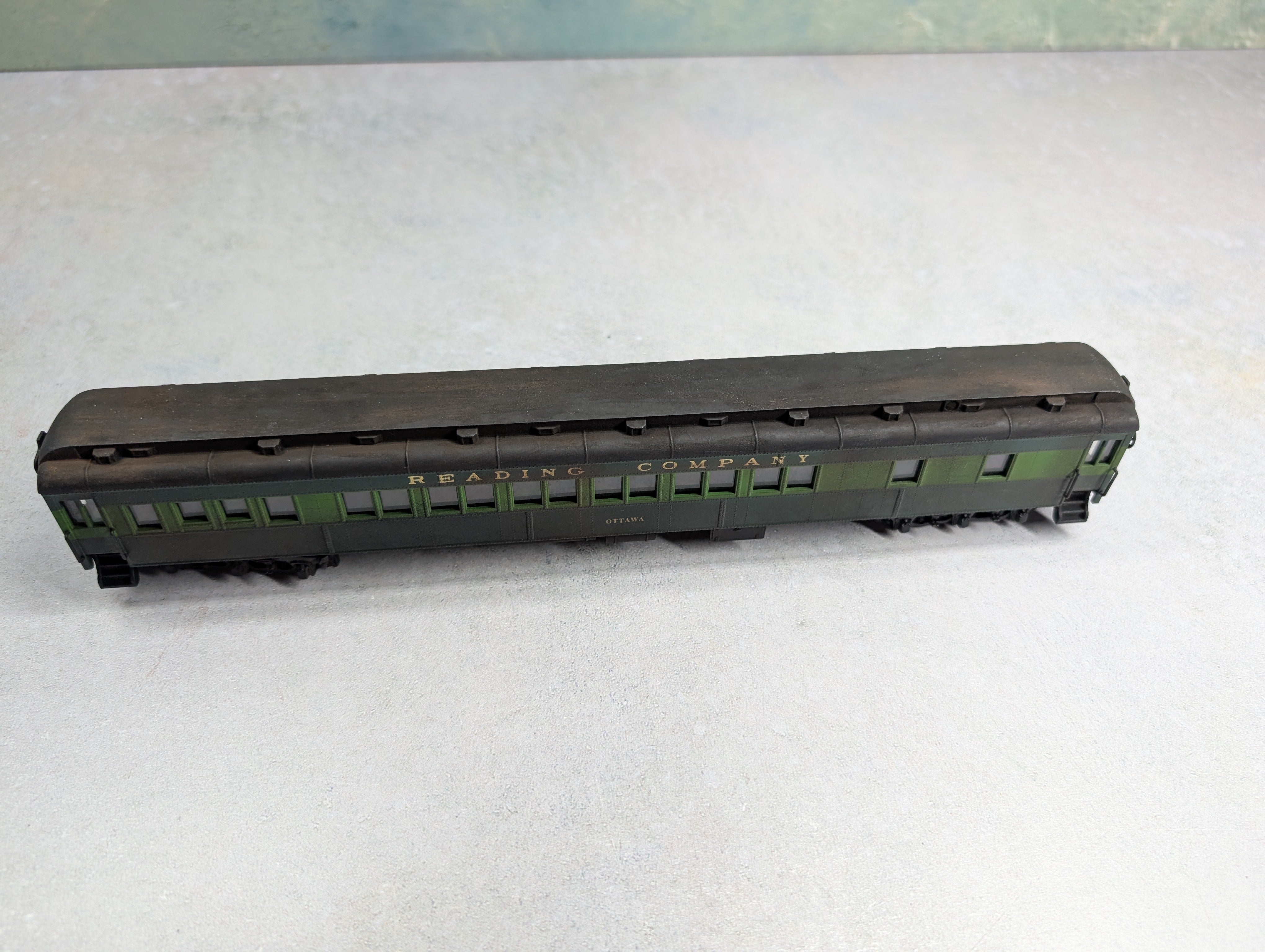 USED IHC HO Scale Weathered Sleeper Heavyweight Passenger Car Reading Ottawa