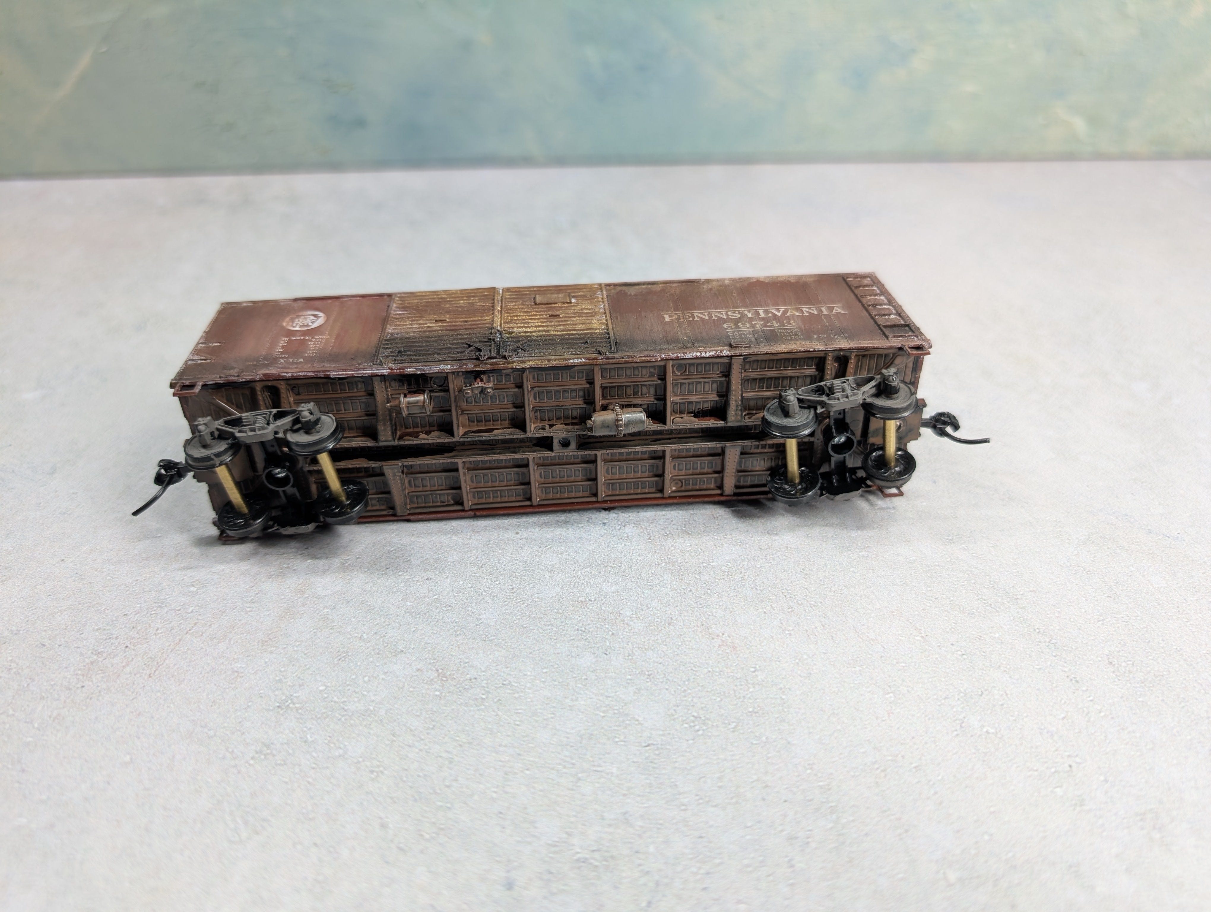 USED Bowser HO Scale Beautifully Weathered Rounded Top 40' Box Car Pennsylvania PRR #69743