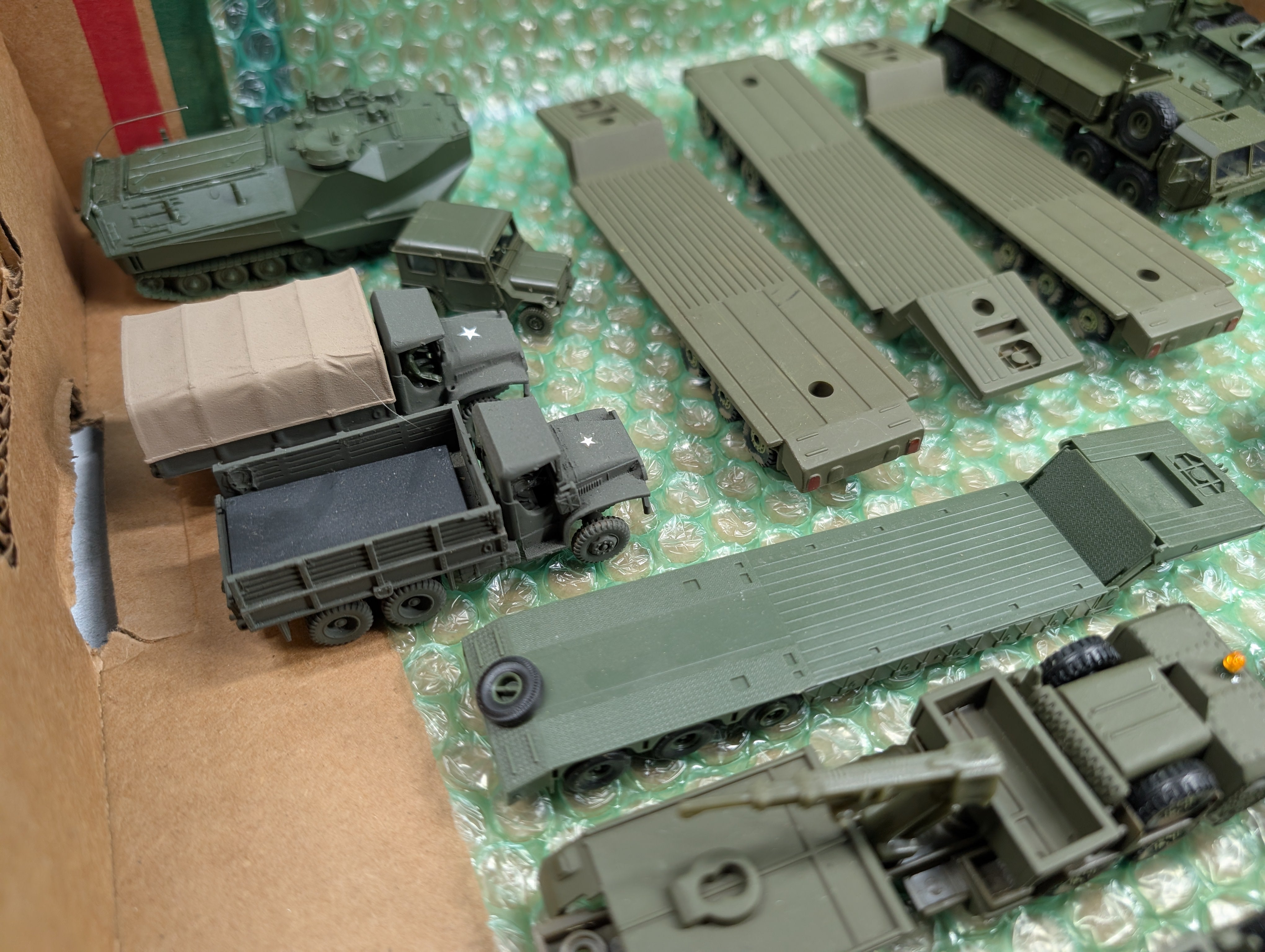 USED ROCO HO Scale Lot of Various Army Tank Cars, Vehicles, Parts and more, MiniTanks
